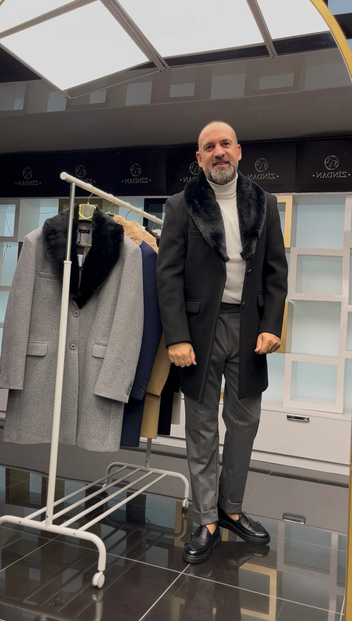 Kürklü Kaşe Kaban Siyah 