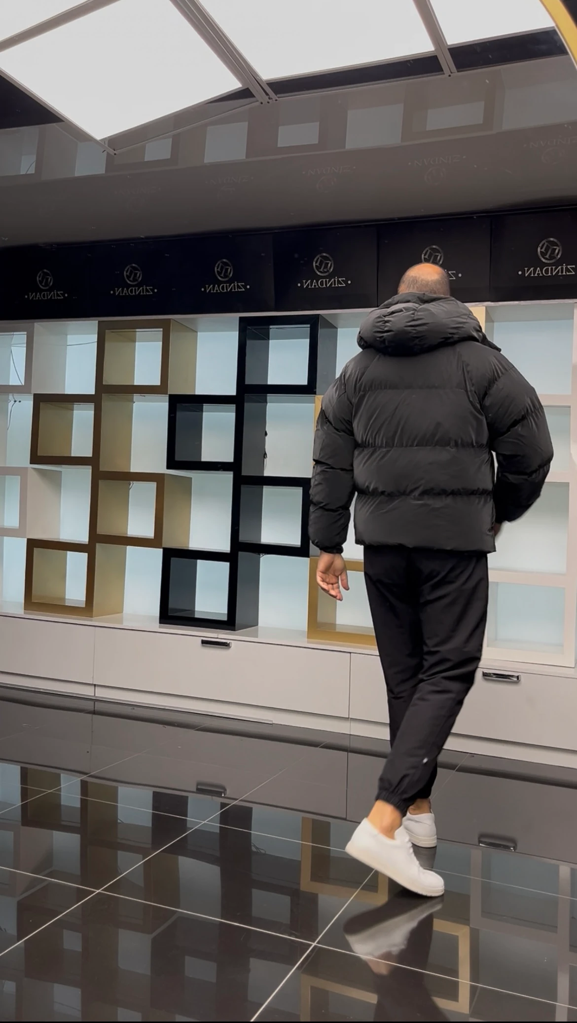 Kapüşonlu Şişme Mont Siyah