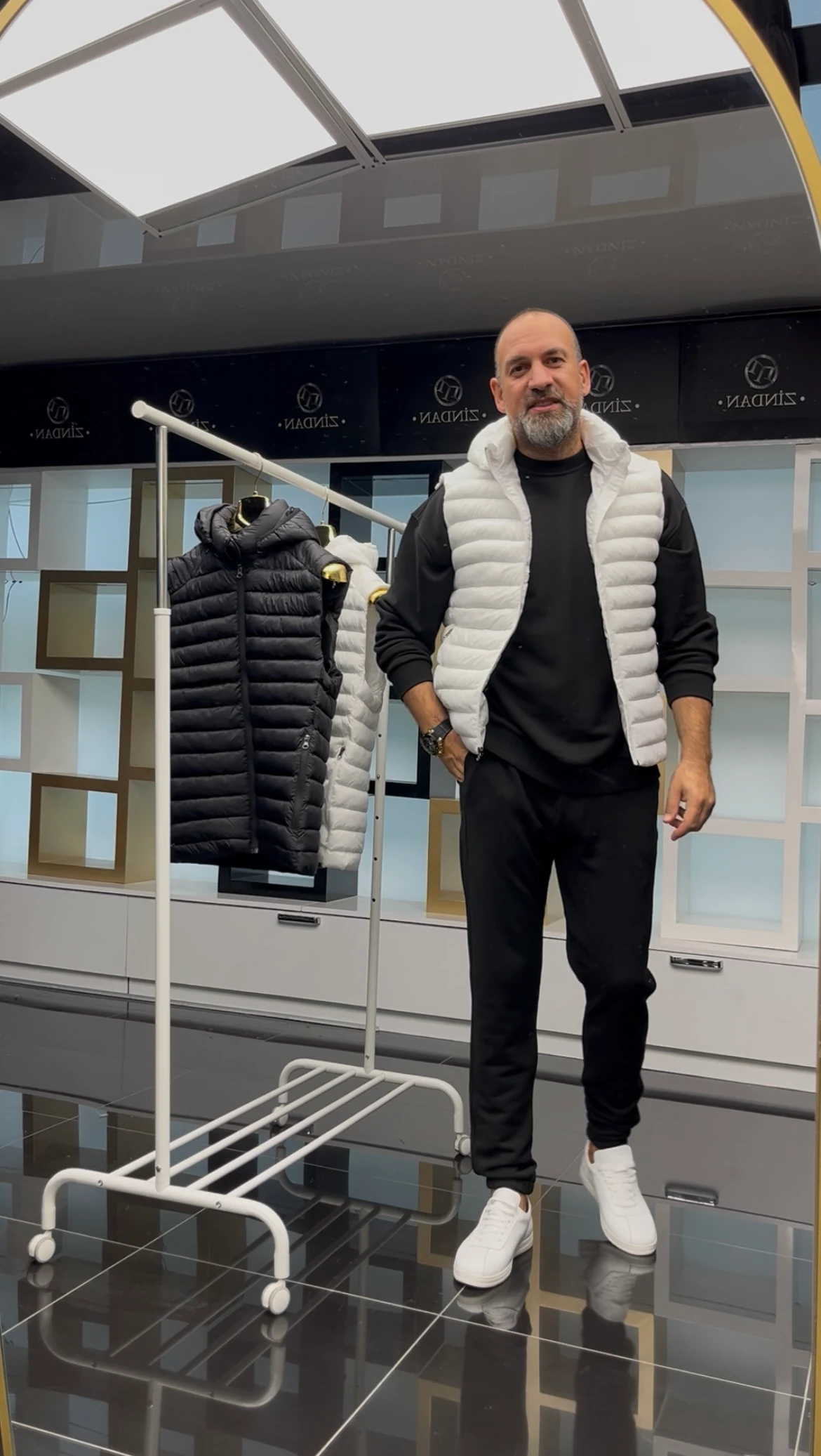 Çıkarılabilir Kapüşonlu Şişme Yelek Beyaz