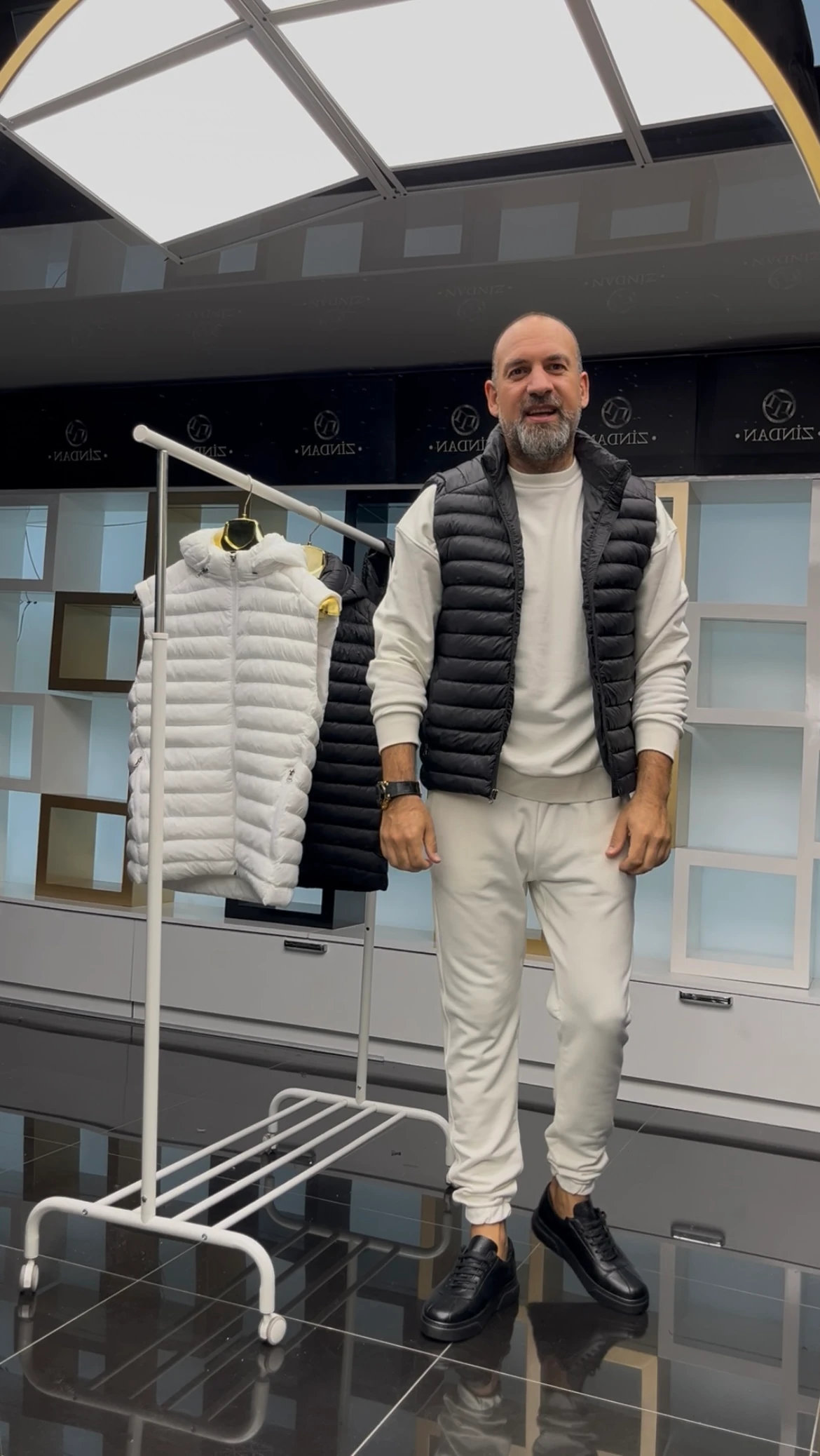 Çıkarılabilir Kapüşonlu Şişme Yelek Siyah