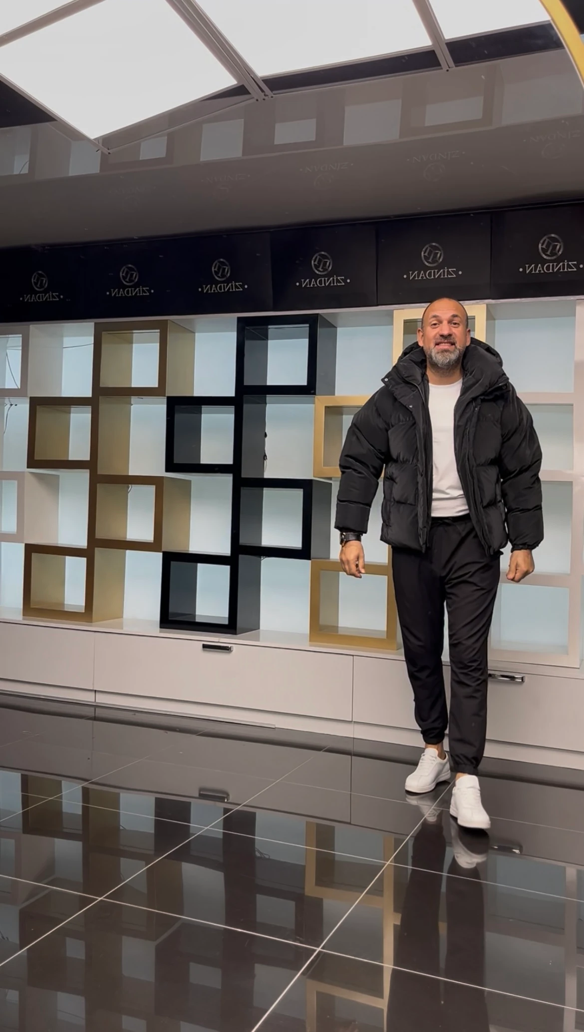 Kapüşonlu Şişme Mont Siyah