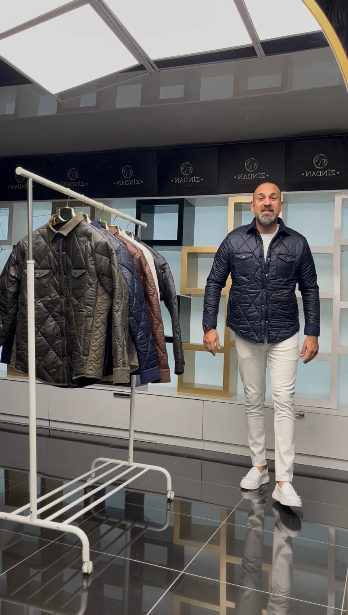 Kapitone Mont Lacivert