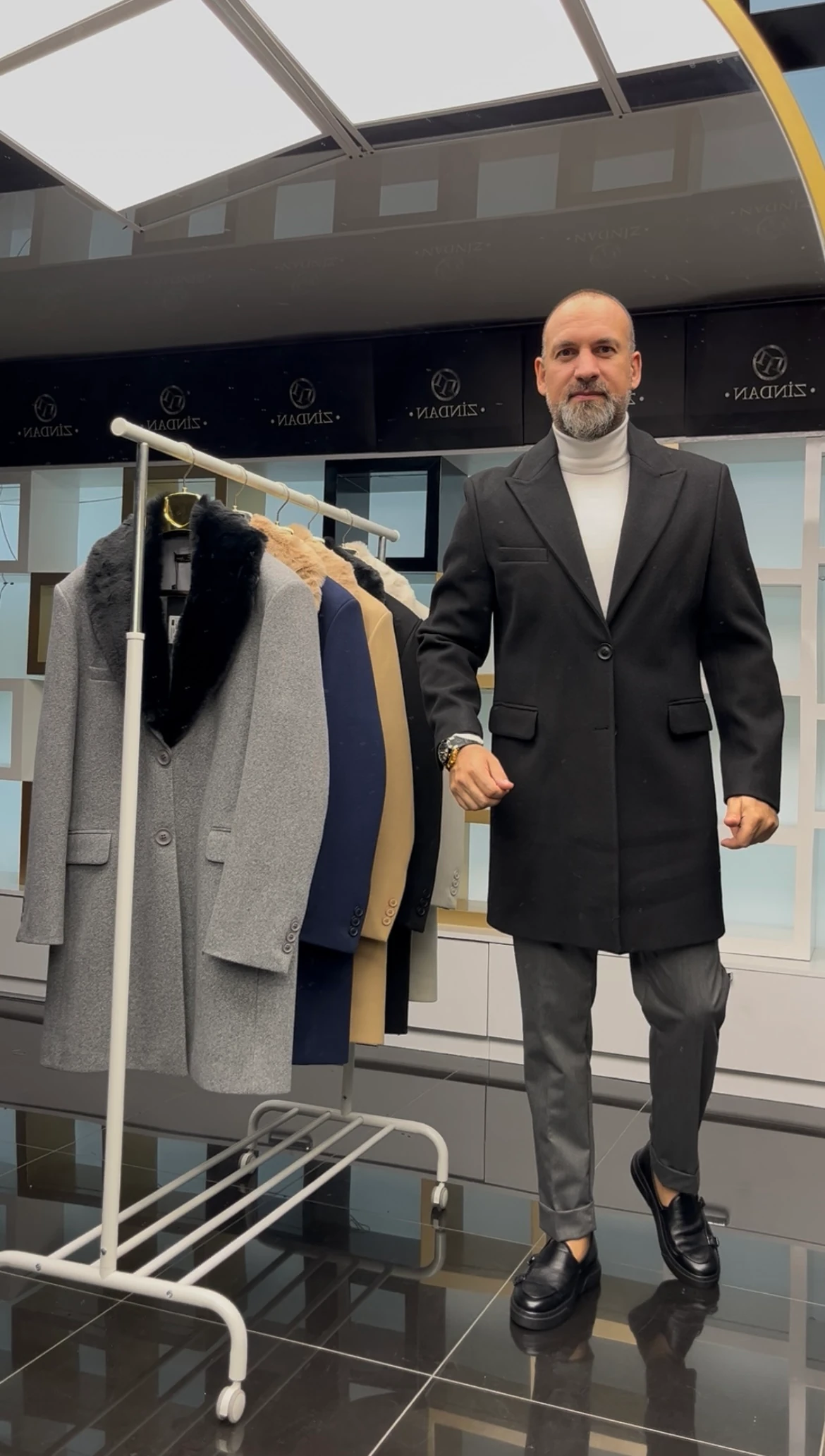 Kürklü Kaşe Kaban Siyah 