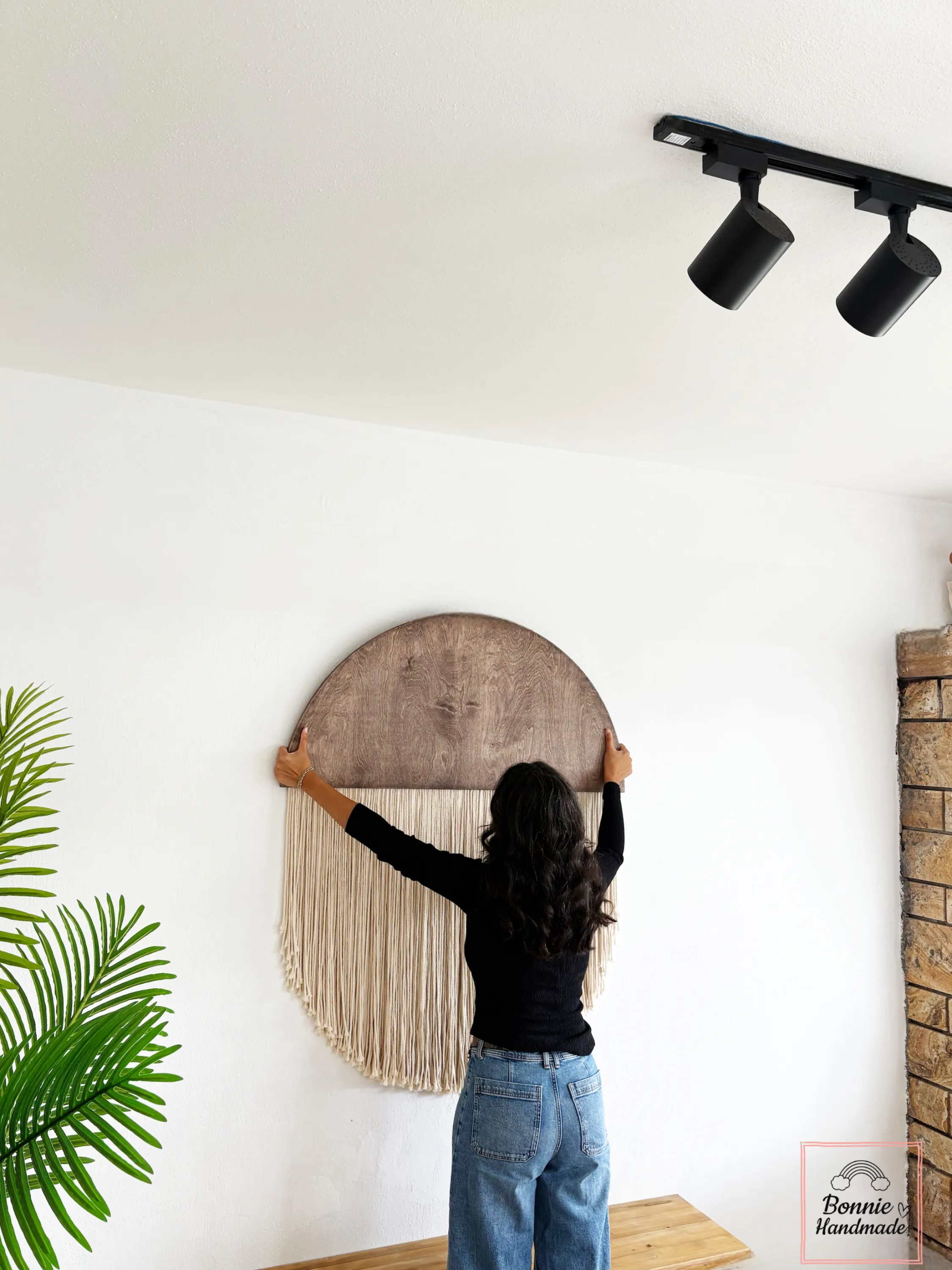 HALFMOON-W  I   Round Macrame Fiber Art  BH23051