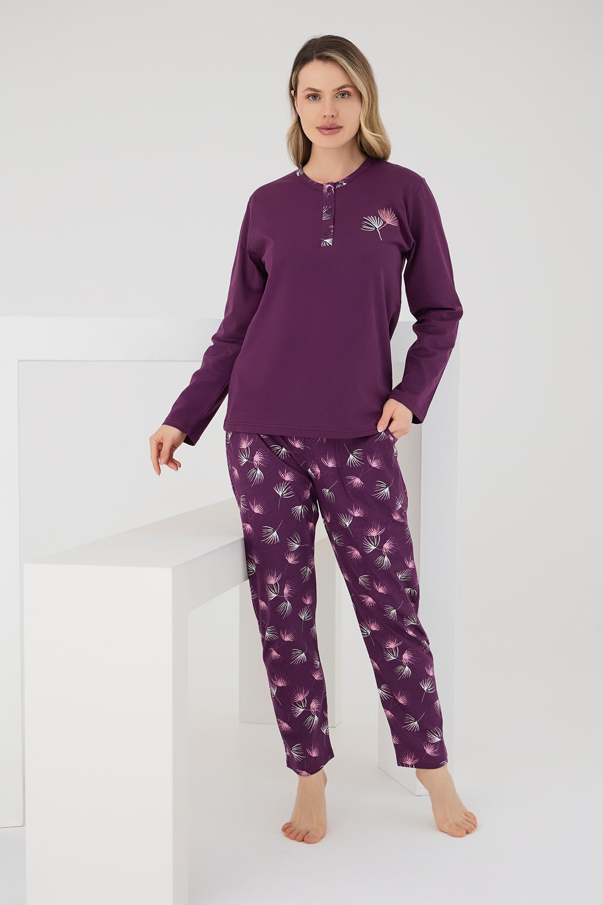 Pamuklu Pijama Kışlık - mor çiçek desenli üç düğmeli