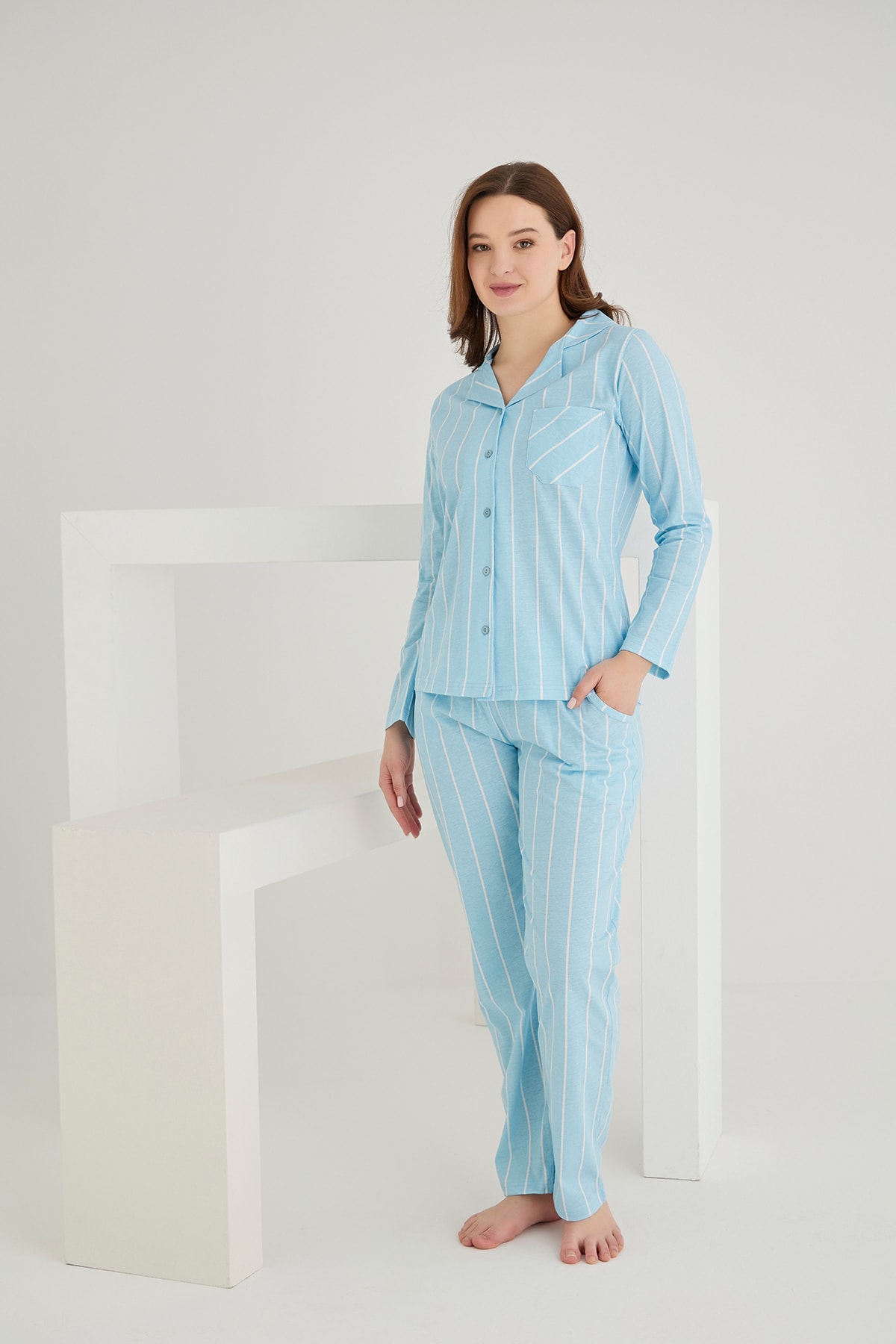 Pamuklu Pijama Kışlık - açık mavi çizgili düğmeli pijama