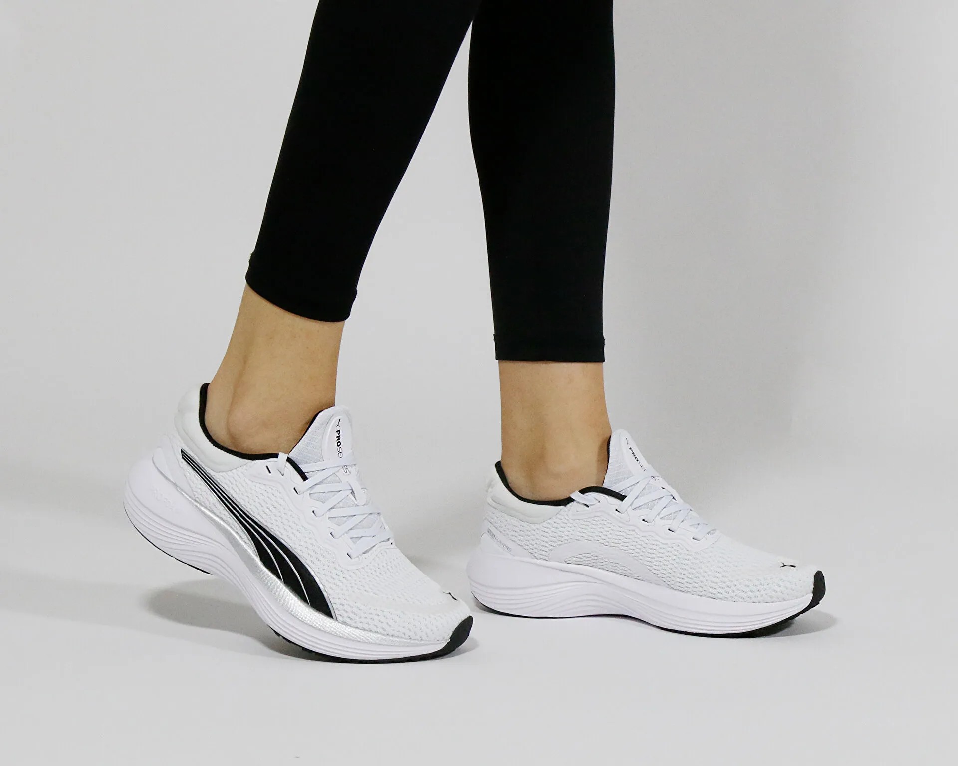 PUMA SCEND PRO ERKEK KOŞU AYAKKABISI (378776 18)