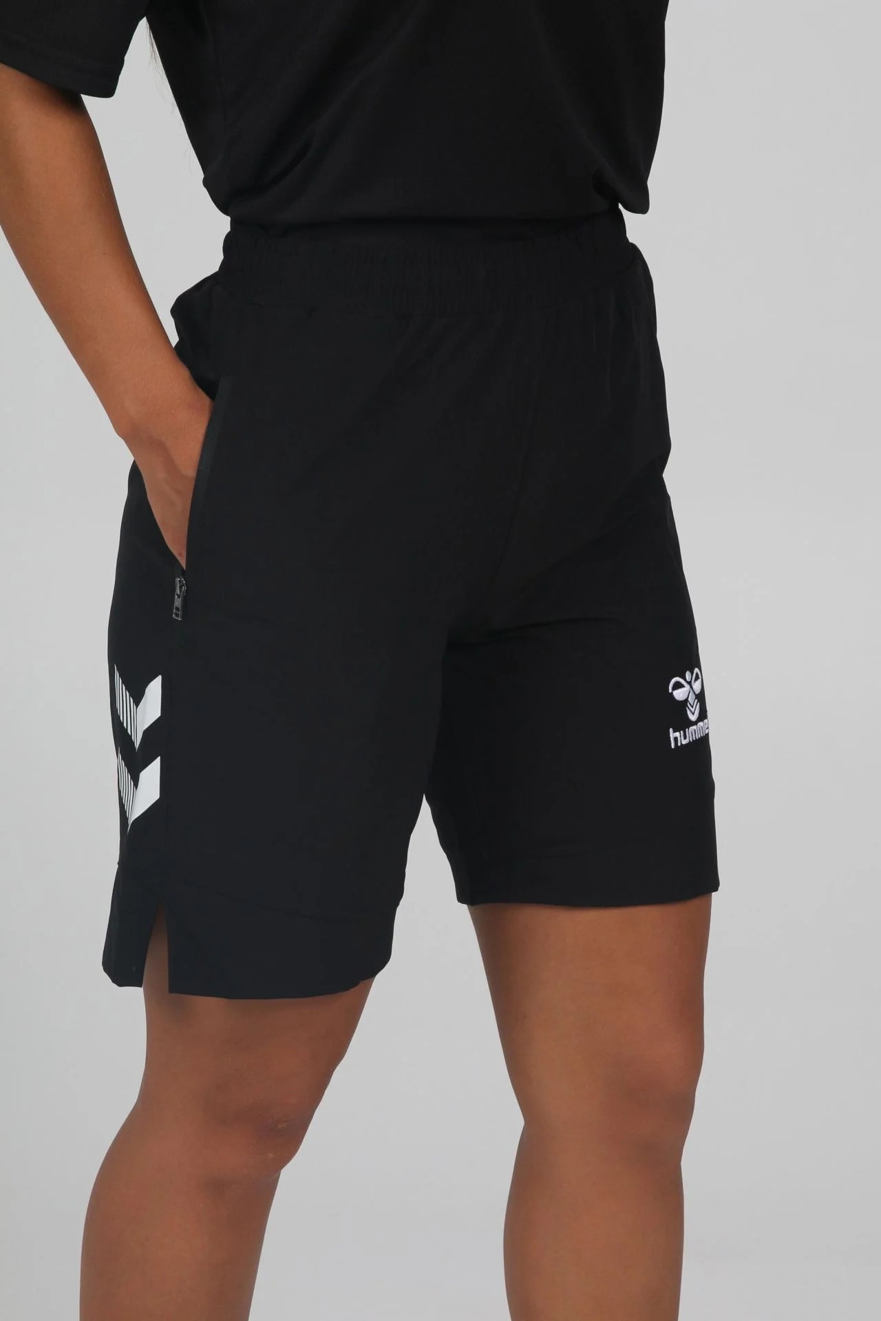 HUMMEL OREGON CEPLİ KAMP ŞORTU SİYAH