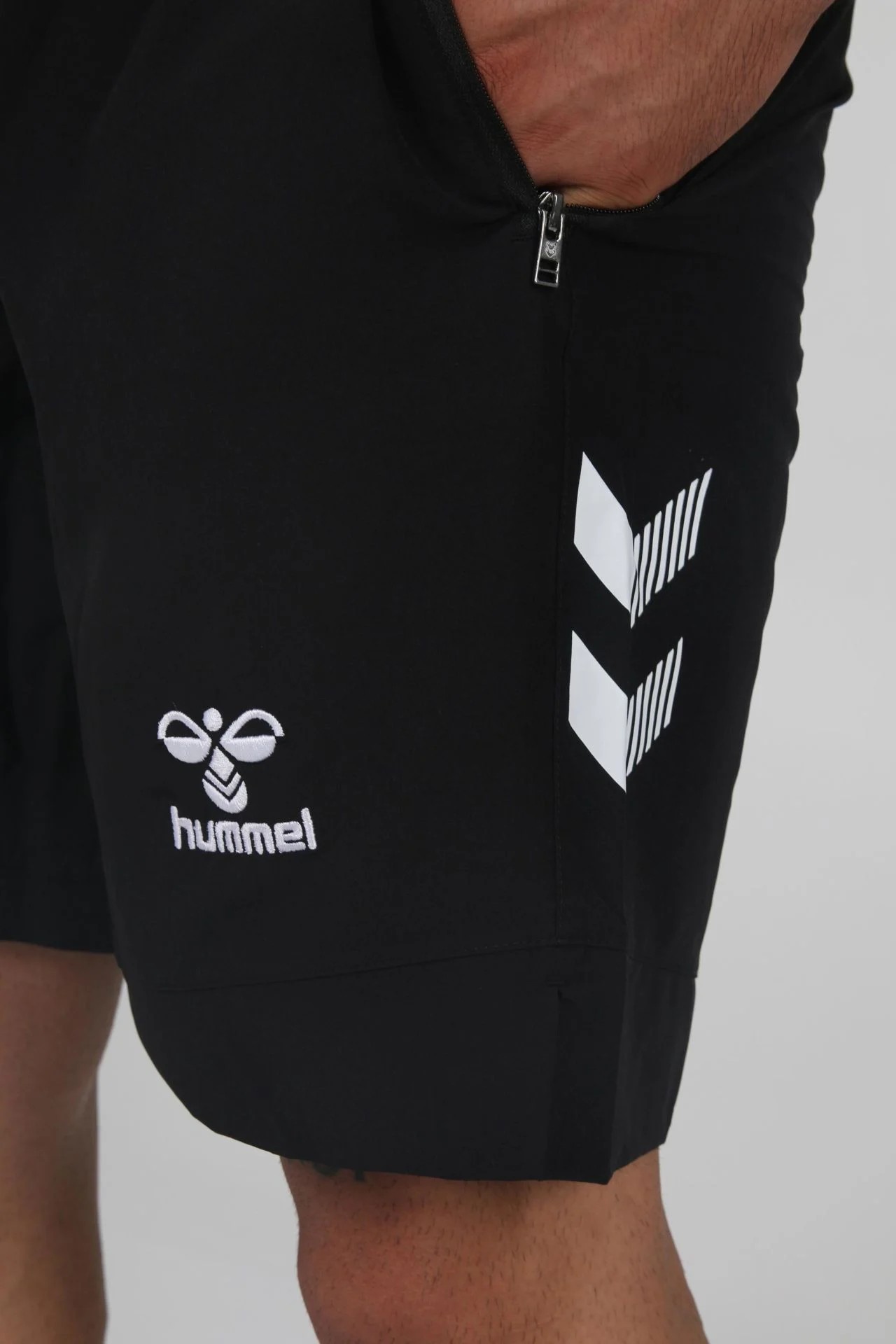 HUMMEL OREGON CEPLİ KAMP ŞORTU SİYAH