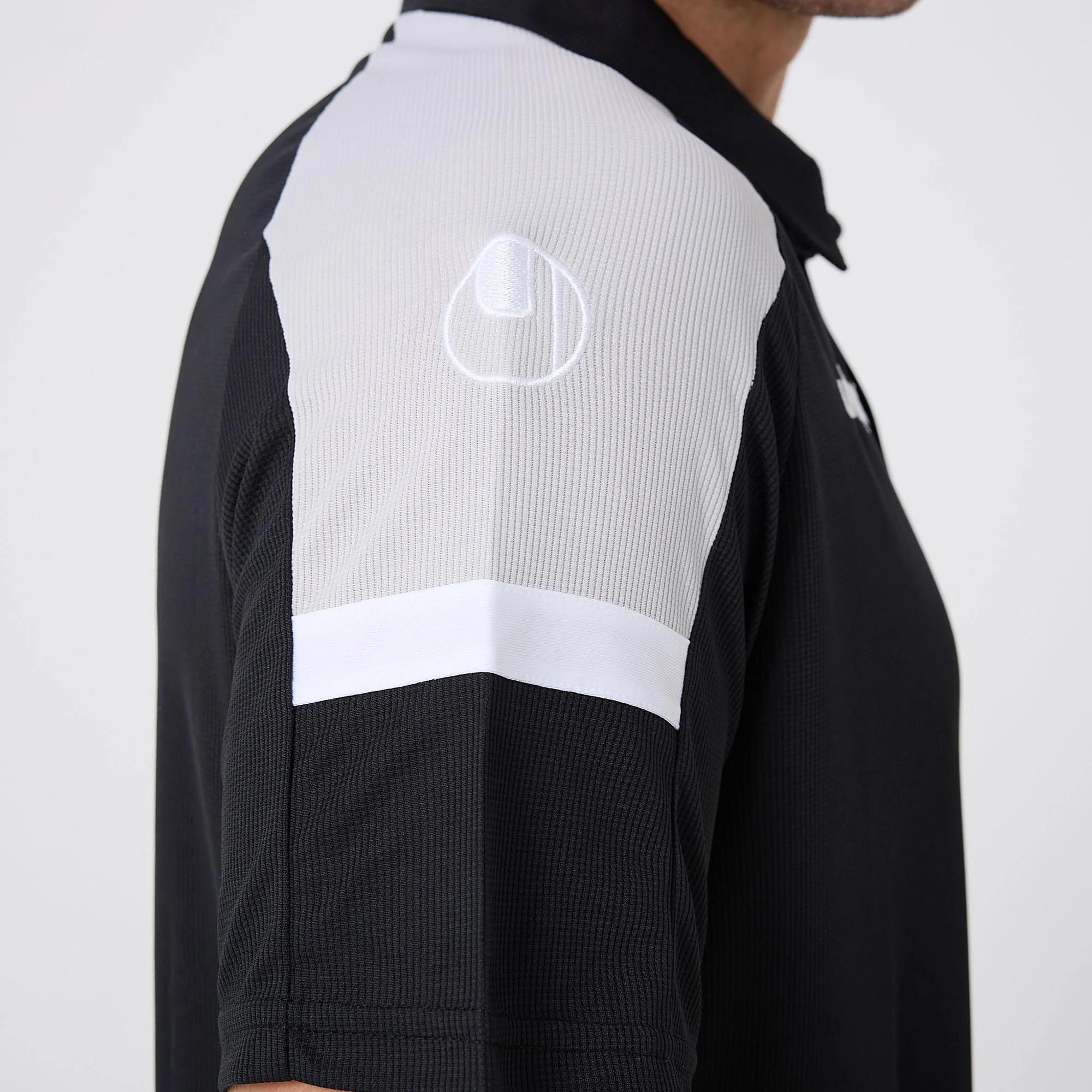 UHLSPORT ENERGY POLO YAKA KAMP TİŞÖRT SİYAH