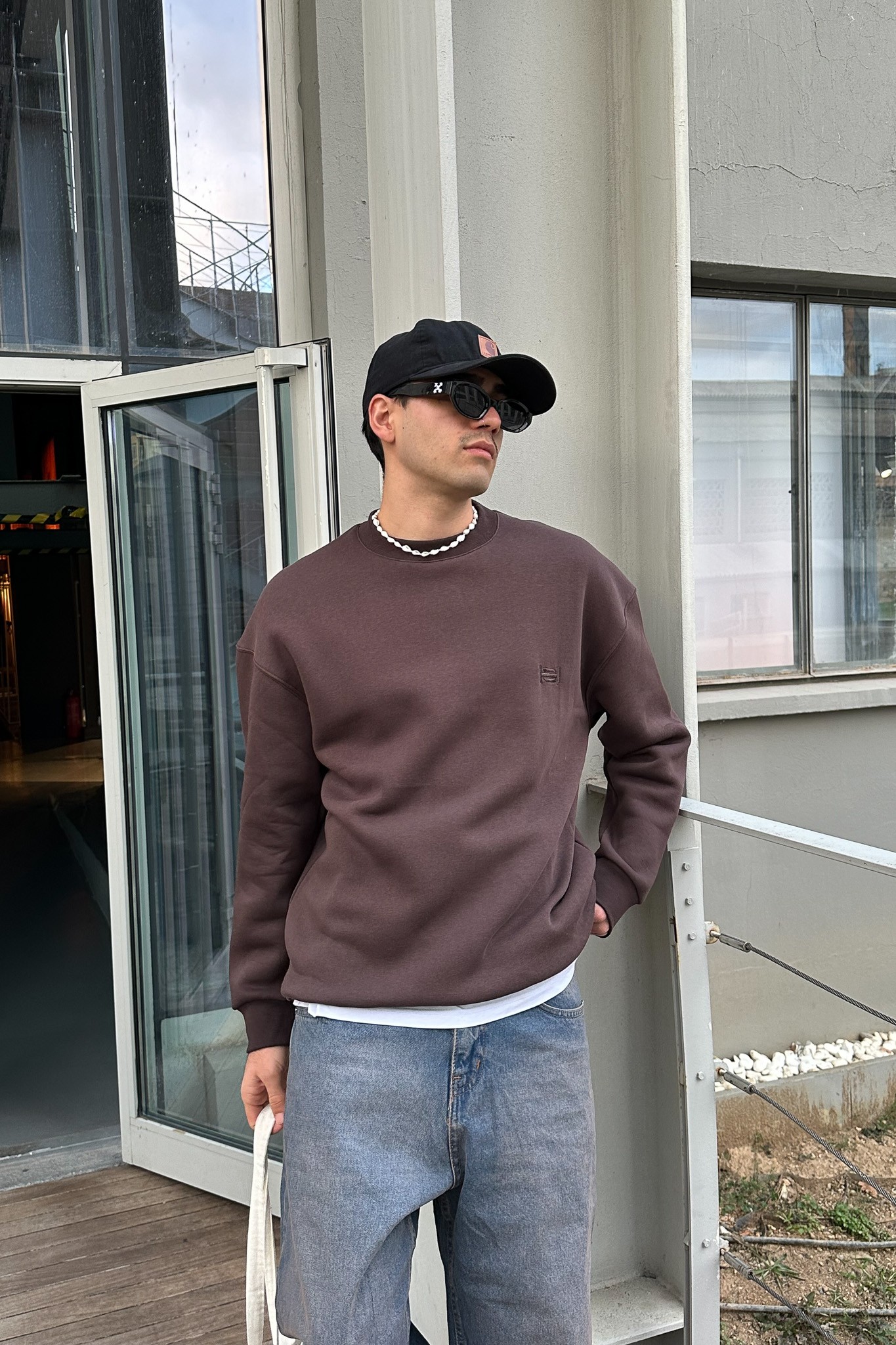 Kahverengi Nakış Detaylı Sweatshirt