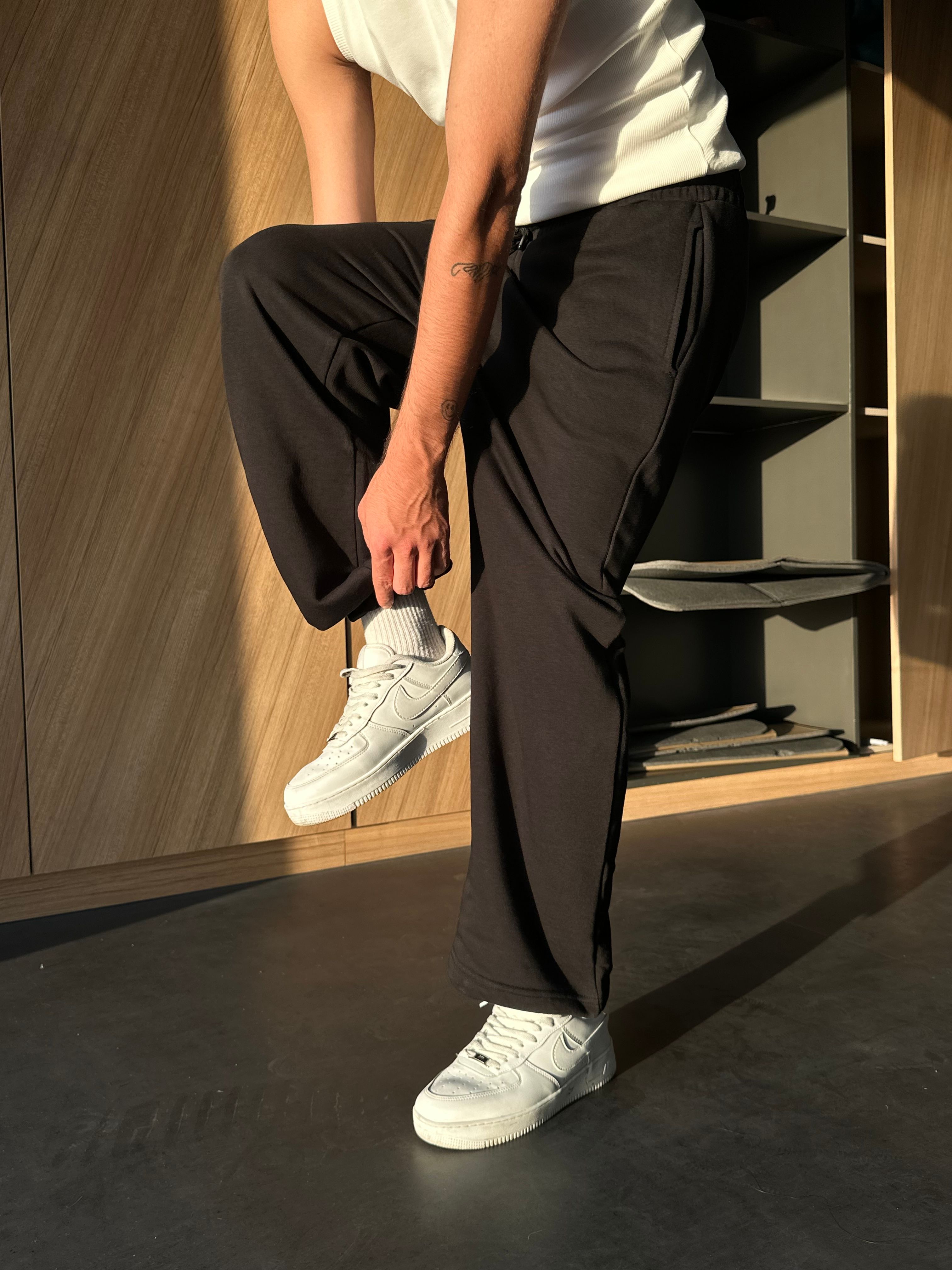 Basic Paça Lastikli Baggy Siyah Eşofman Altı