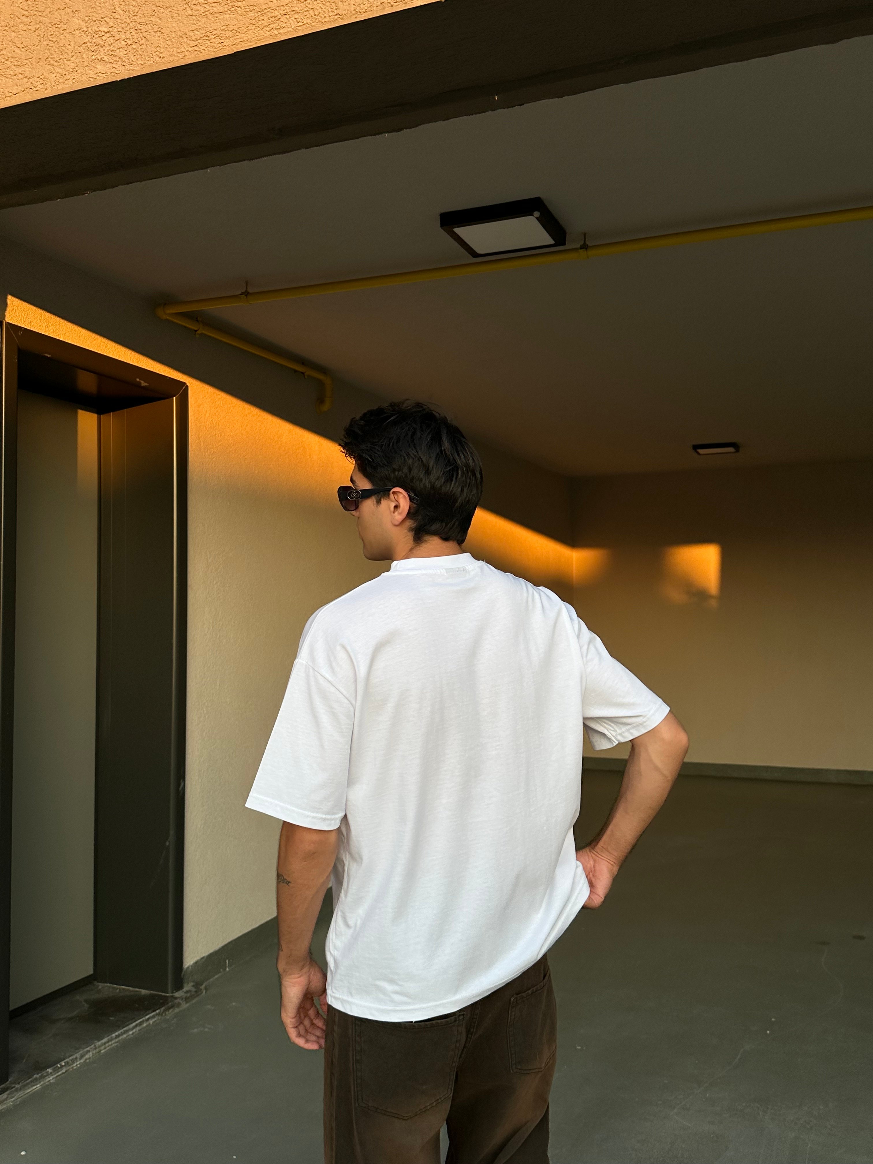Spider Nakışlı Premium Oversize Tişört - Beyaz