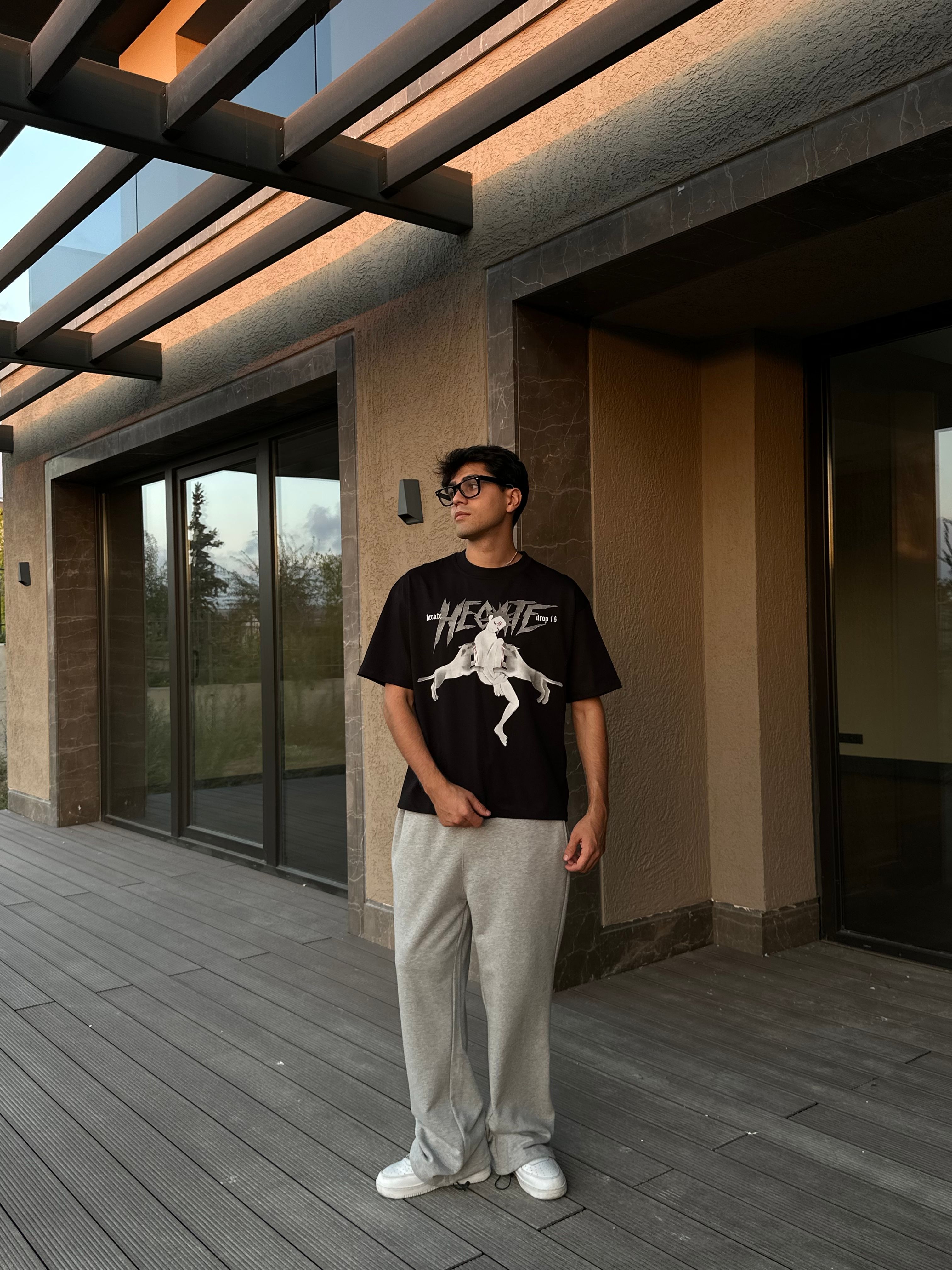 Hecate Baskılı Oversize Tişört 