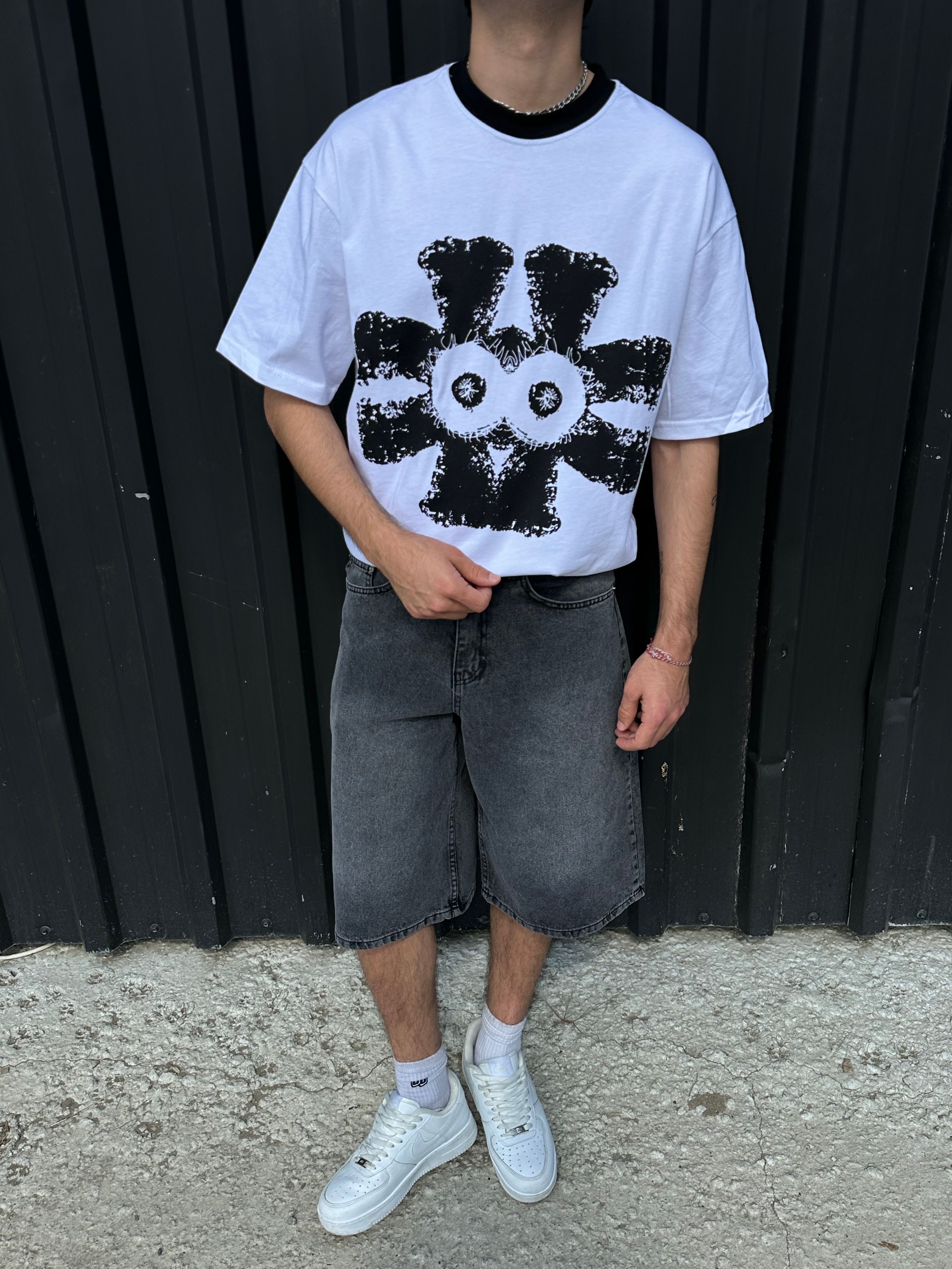 Illusion Baskılı Beyaz Tişört