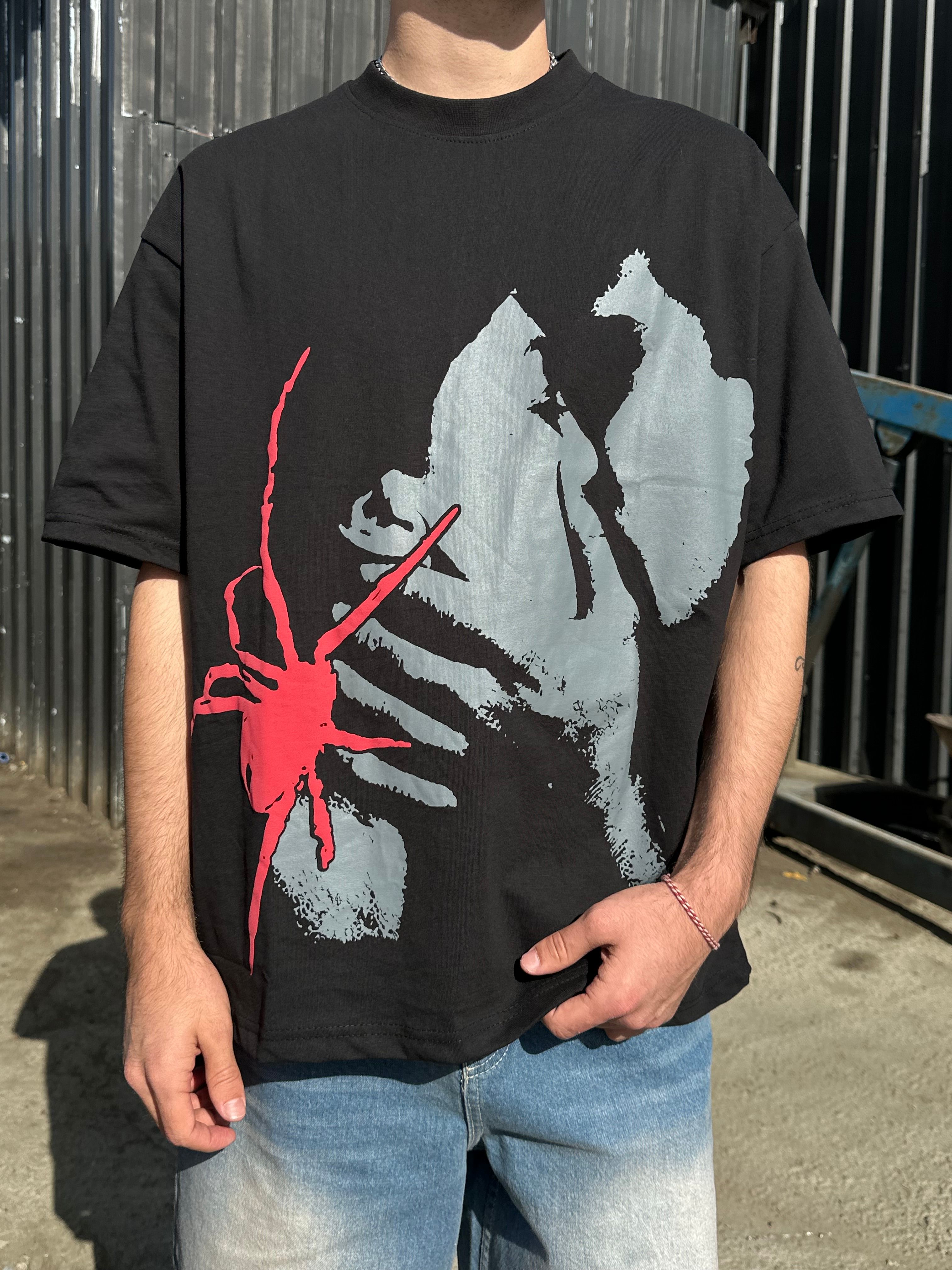 Spider Baskılı Siyah Tişört