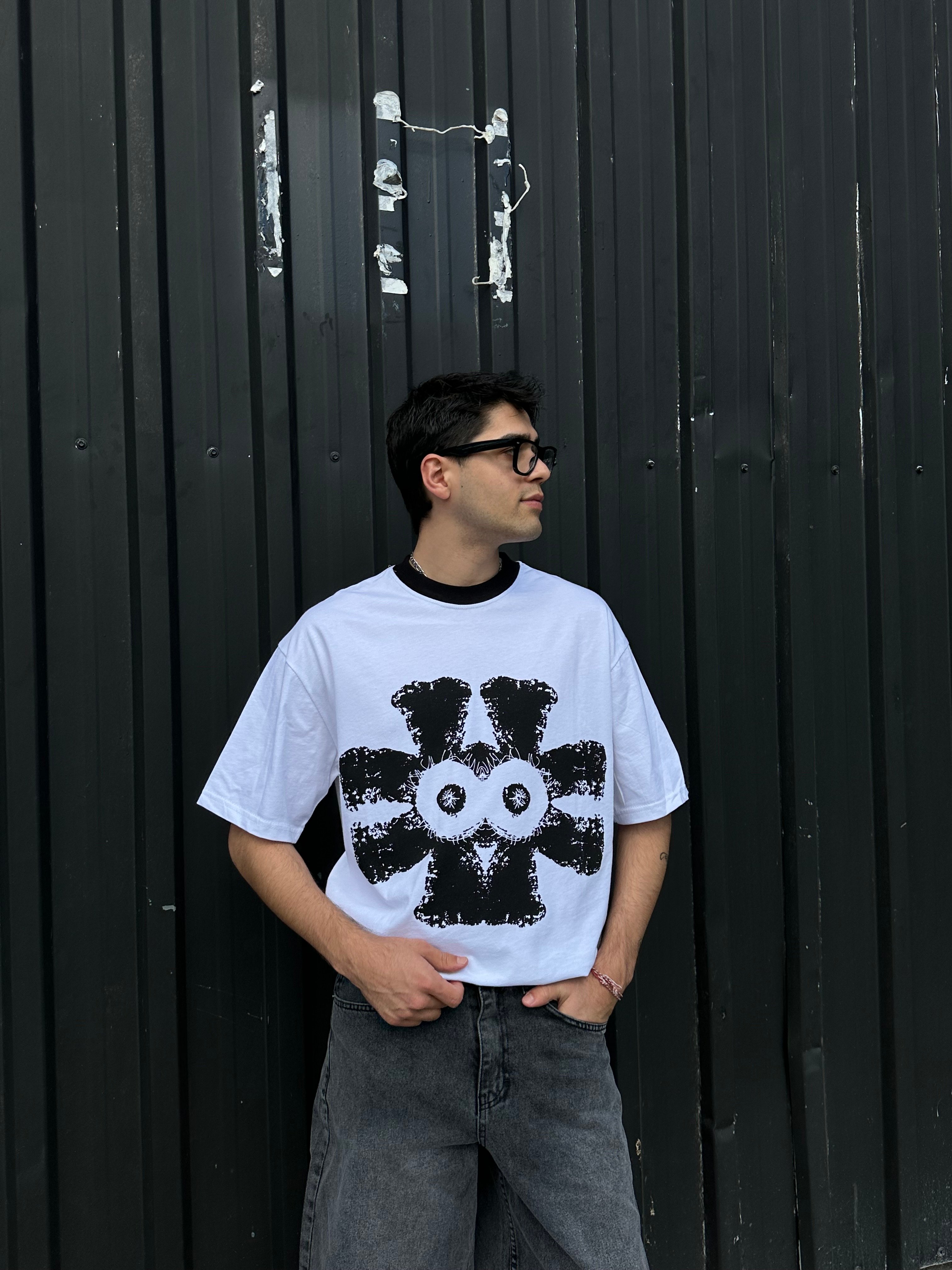 Illusion Baskılı Beyaz Tişört