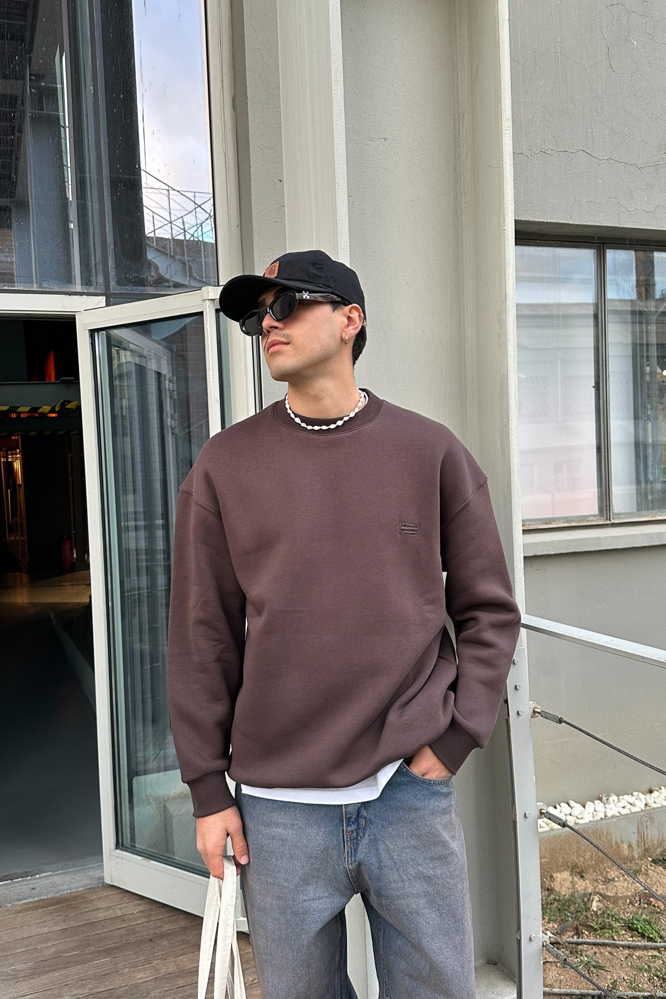 Kahverengi Nakış Detaylı Sweatshirt