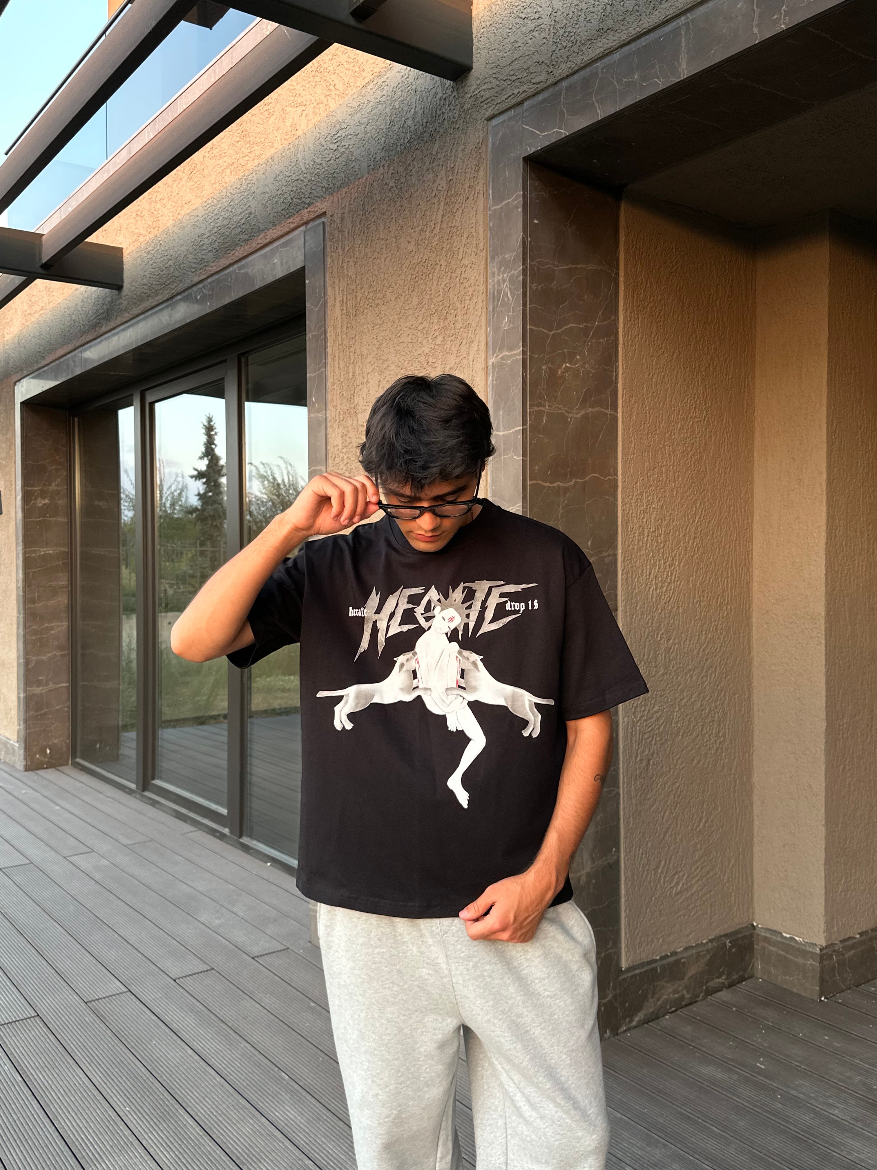 Hecate Baskılı Oversize Tişört 