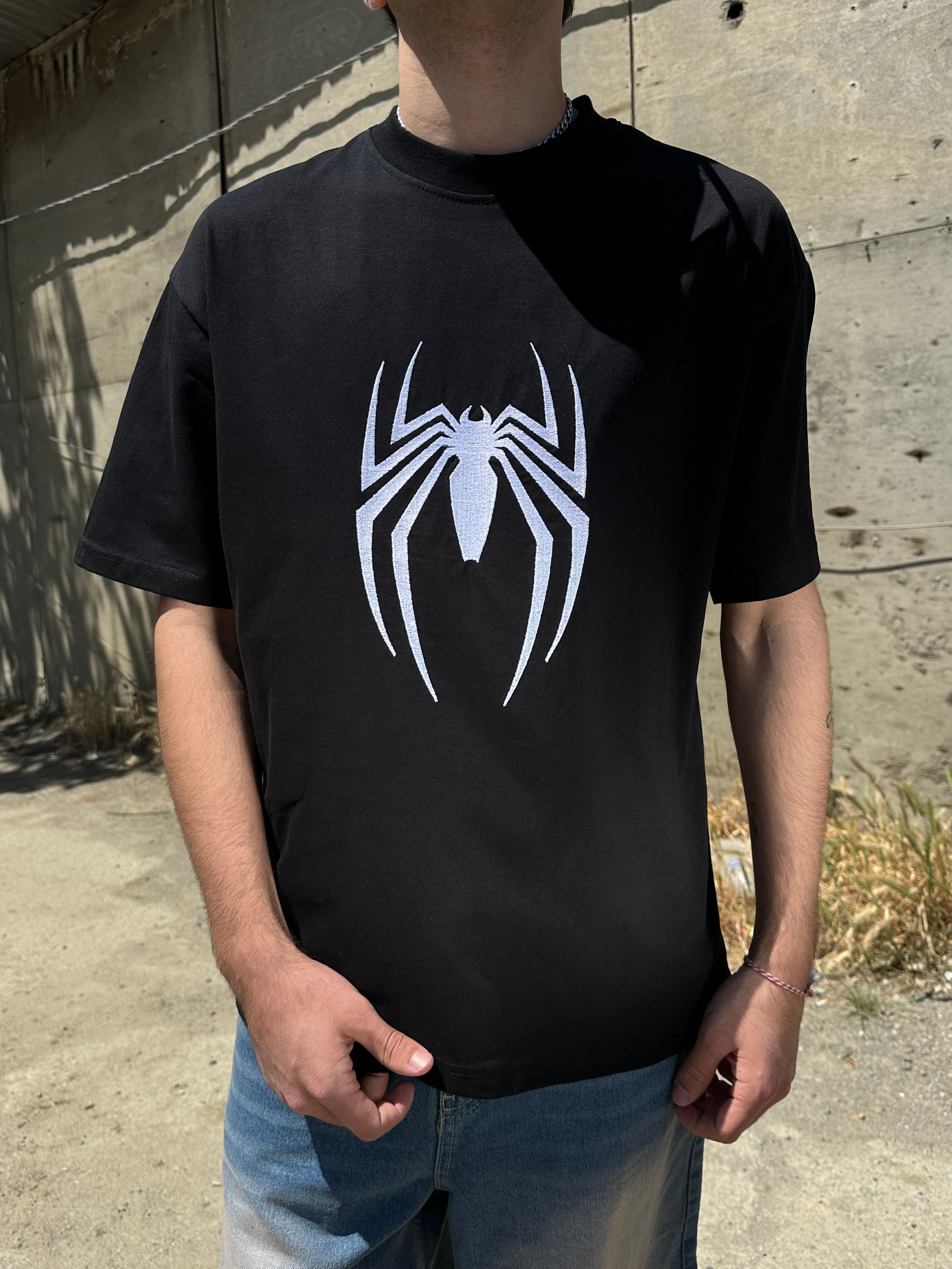 Spider Nakışlı Siyah Tişört