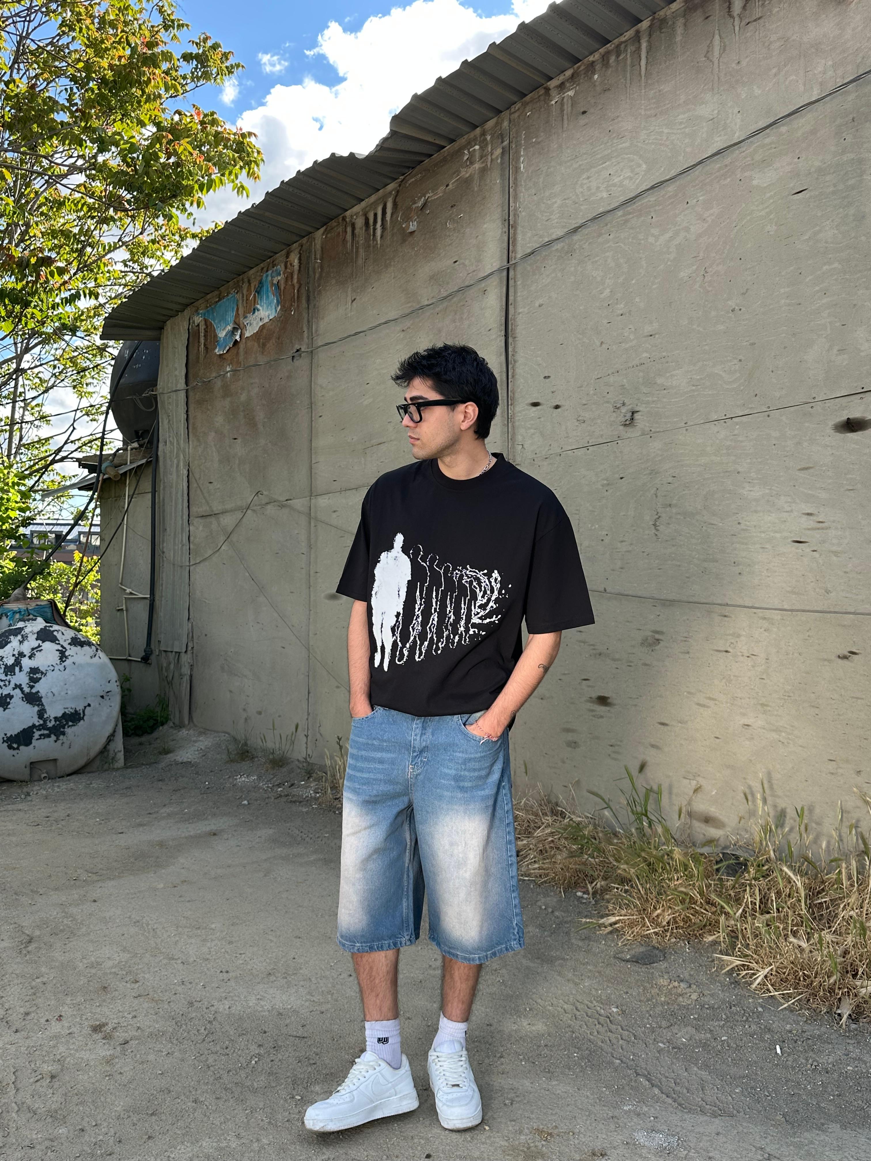 Shadow Baskılı Siyah Tişört