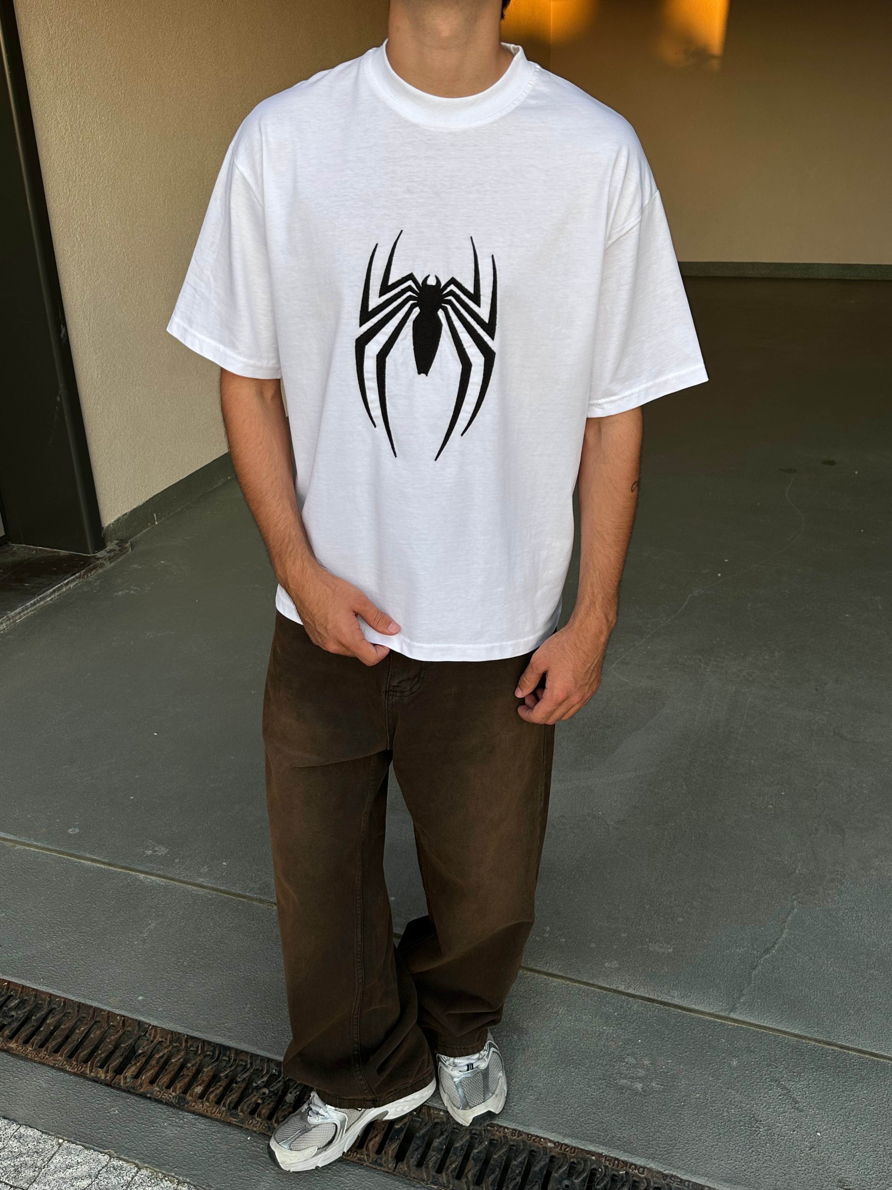 Spider Nakışlı Premium Oversize Tişört - Beyaz