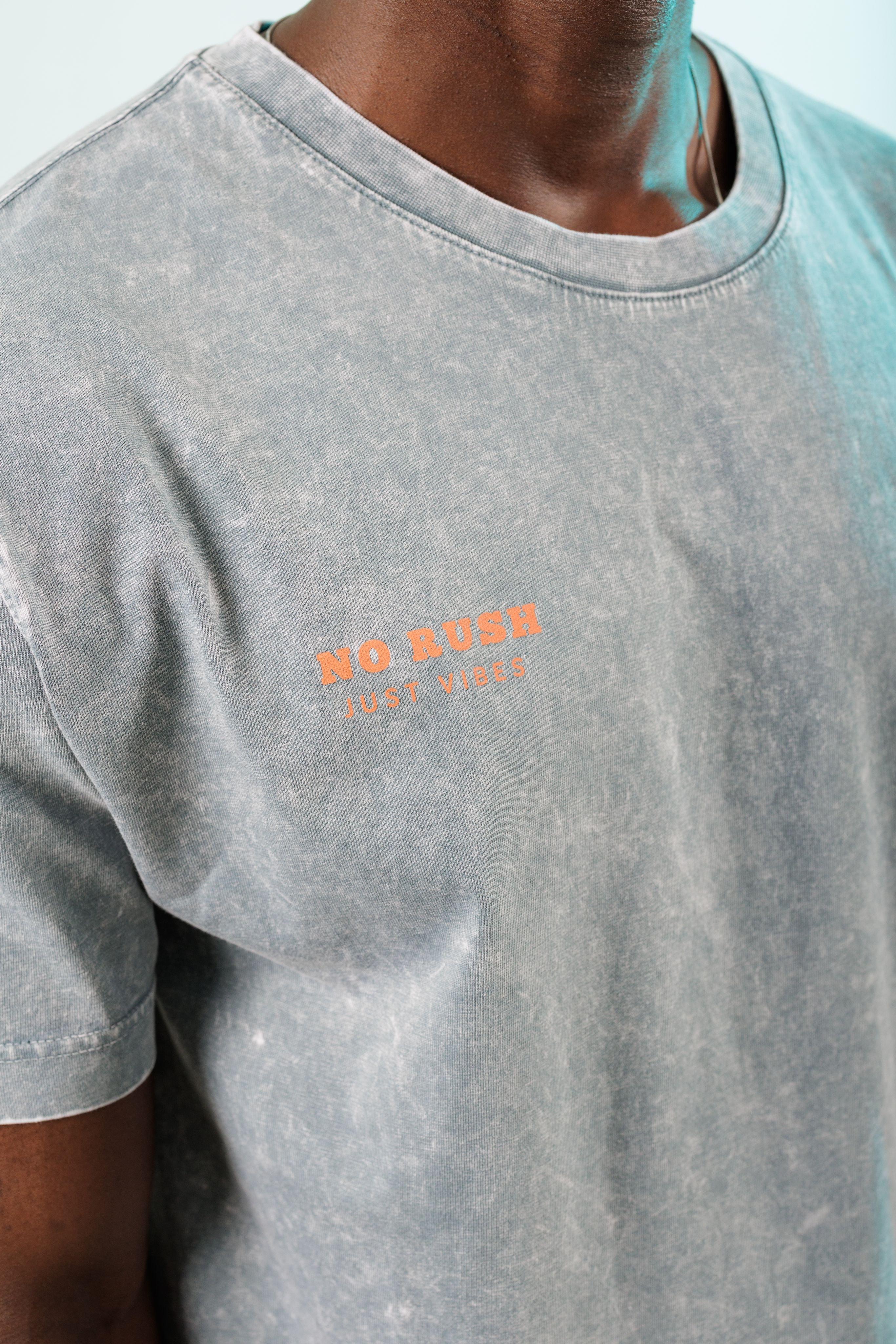 No Rush Just Vibes Antrasit Yıkamalı Oversize Tshirt