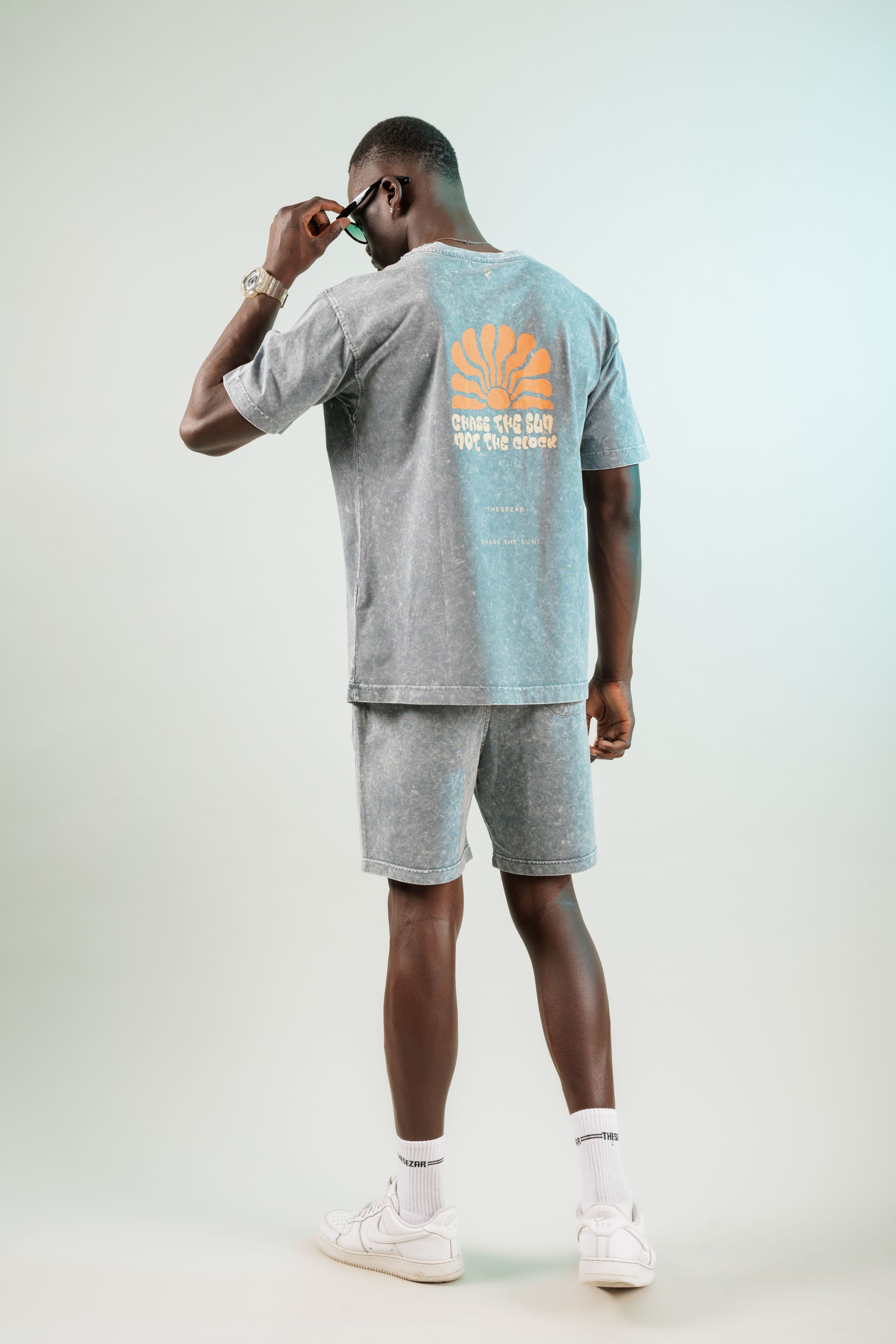 Chase The Sun Antrasit Yıkamalı Oversize Tshirt