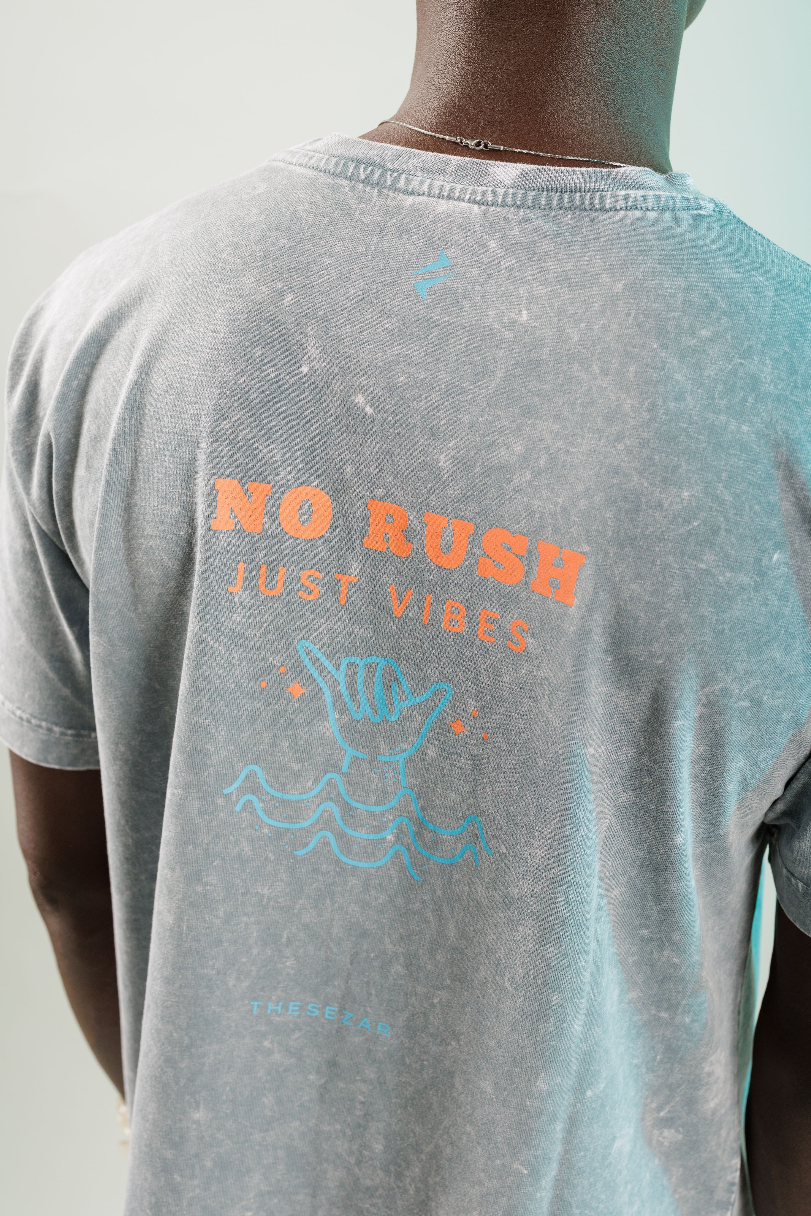 No Rush Just Vibes Antrasit Yıkamalı Oversize Tshirt