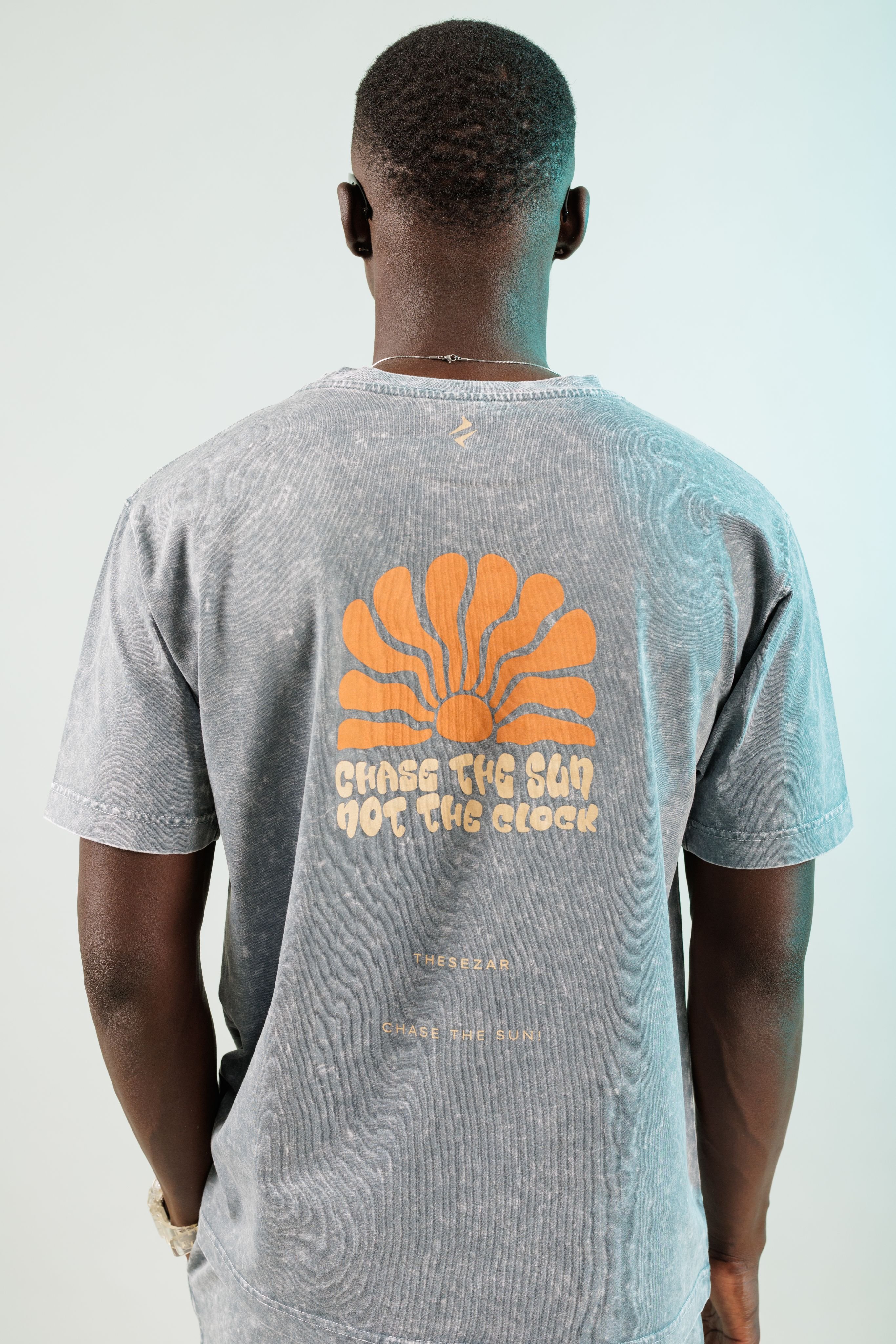 Chase The Sun Antrasit Yıkamalı Oversize Tshirt