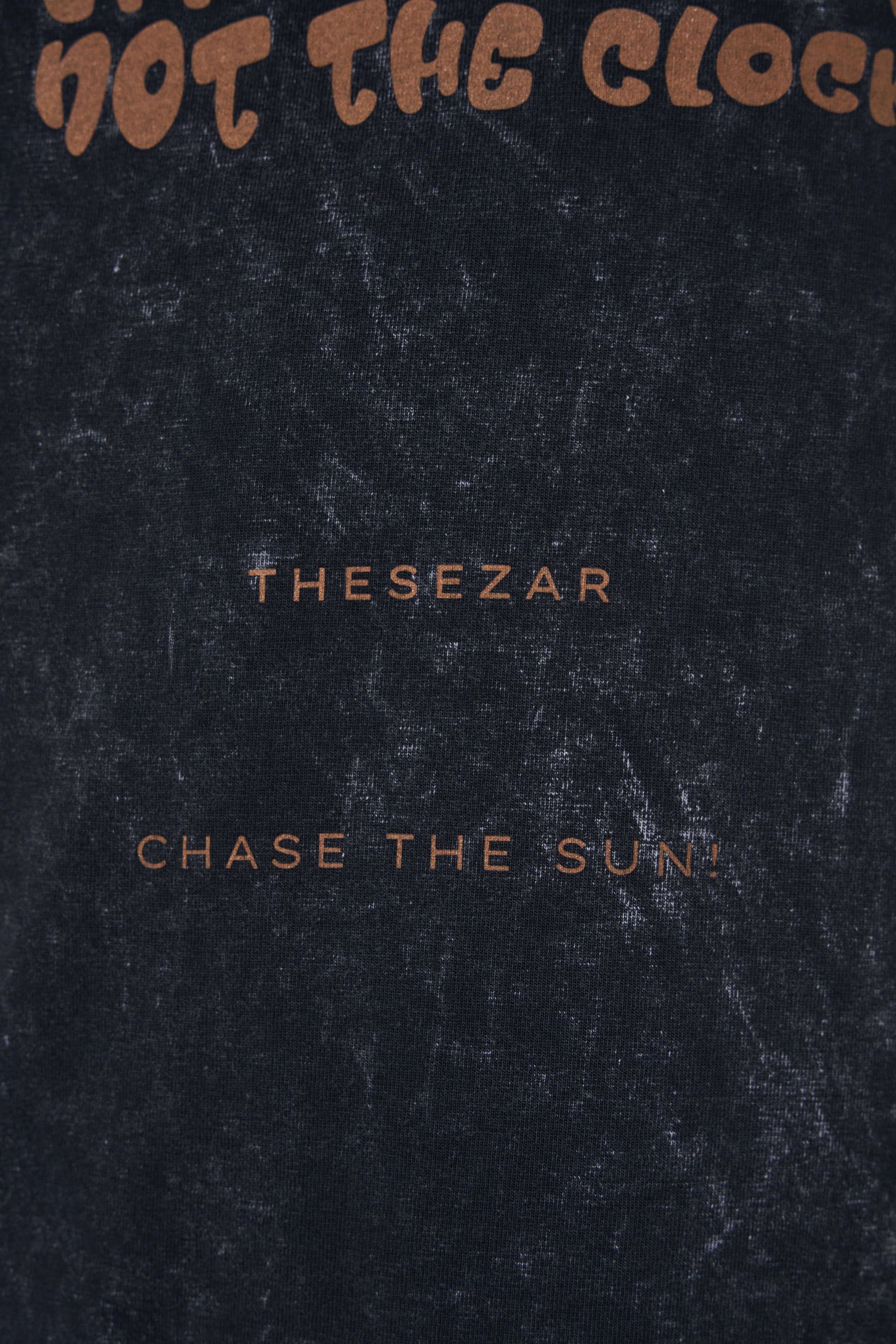 Chase The Sun Dark Black Yıkamalı Oversize Tshirt