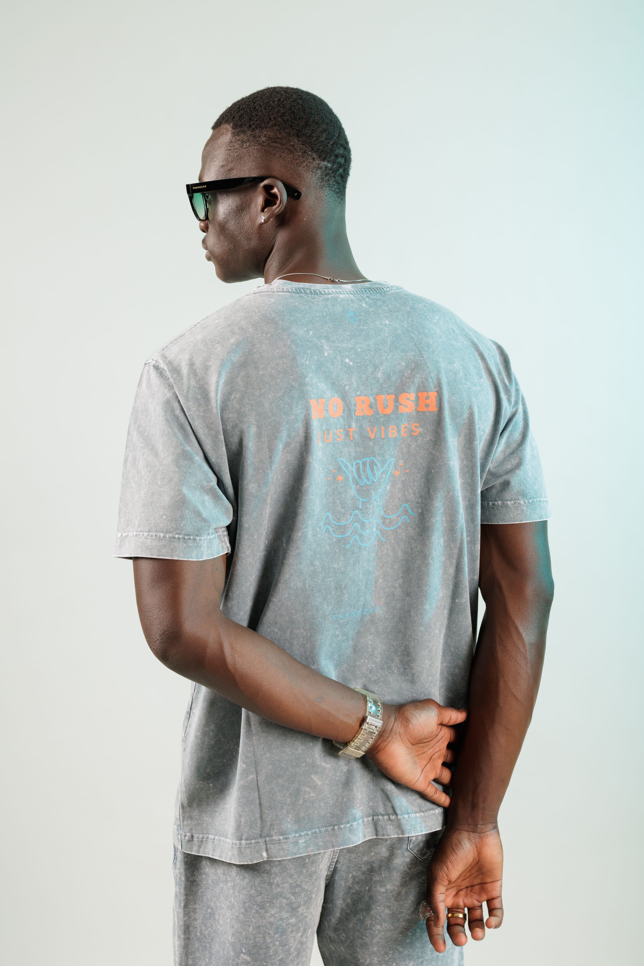 No Rush Just Vibes Antrasit Yıkamalı Oversize Tshirt