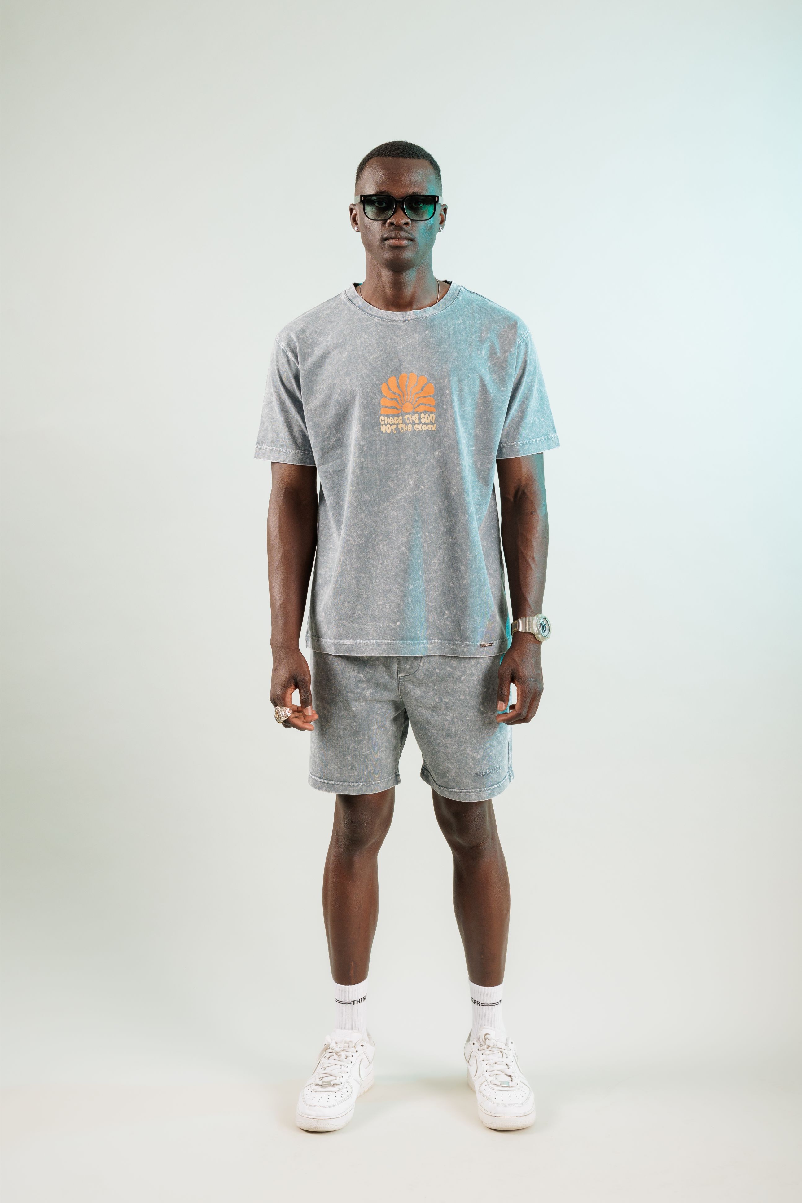 Chase The Sun Antrasit Yıkamalı Oversize Tshirt