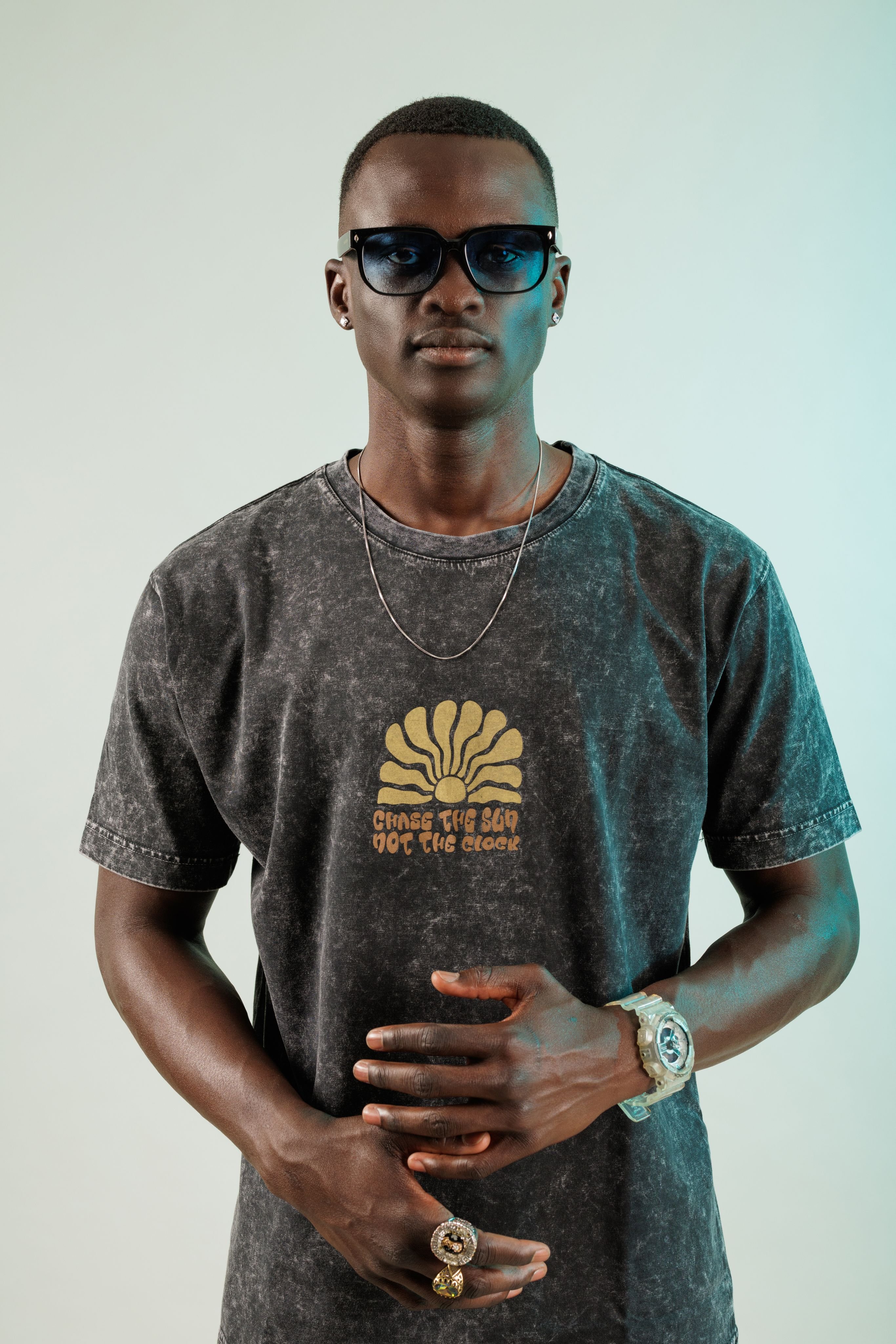 Chase The Sun Dark Black Yıkamalı Oversize Tshirt