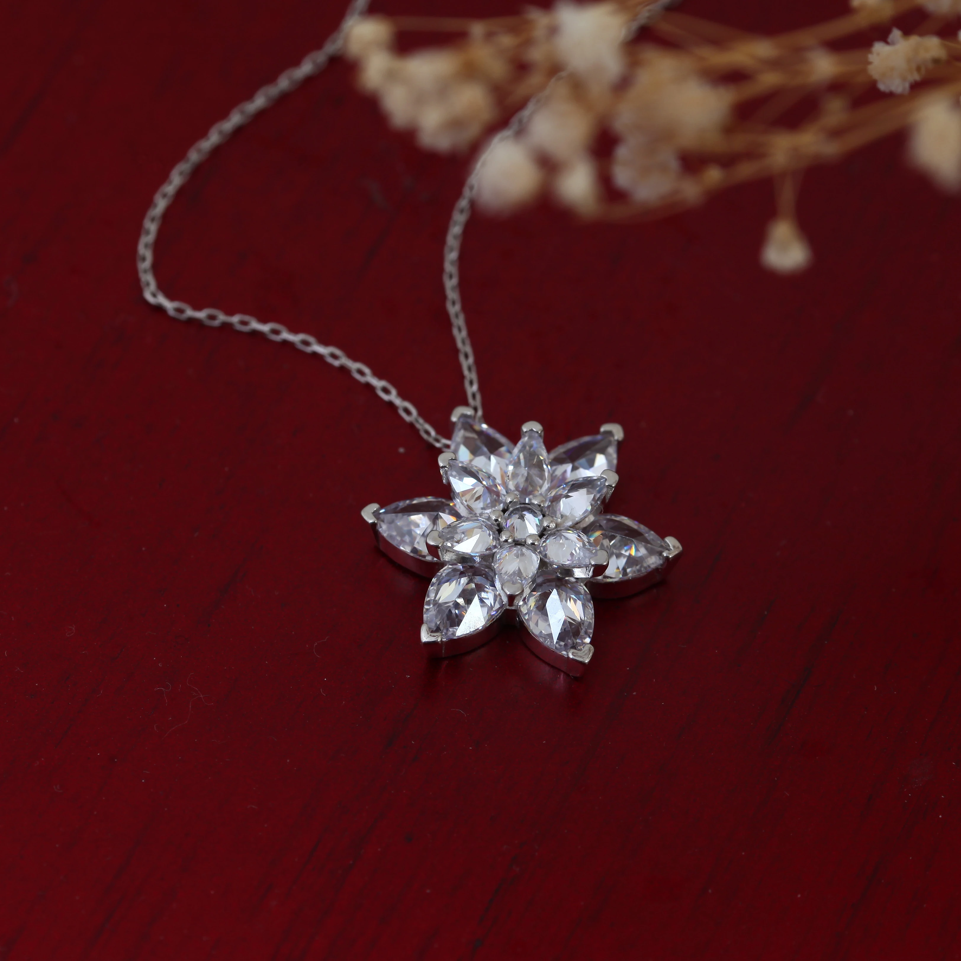 LOTUS ÇİÇEĞİ KOLYE | 925 Ayar Gümüş Kolye