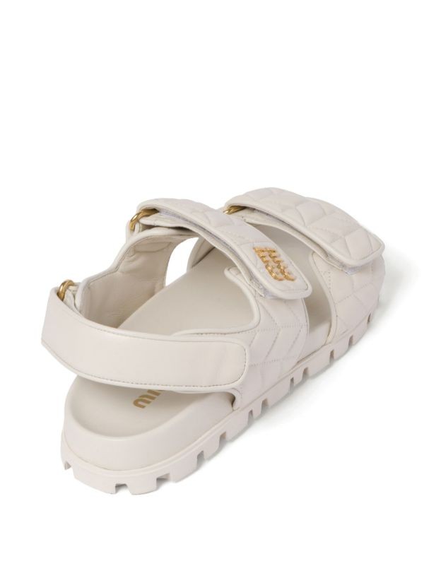  Miu Miu matelassé logo-plaque sandals