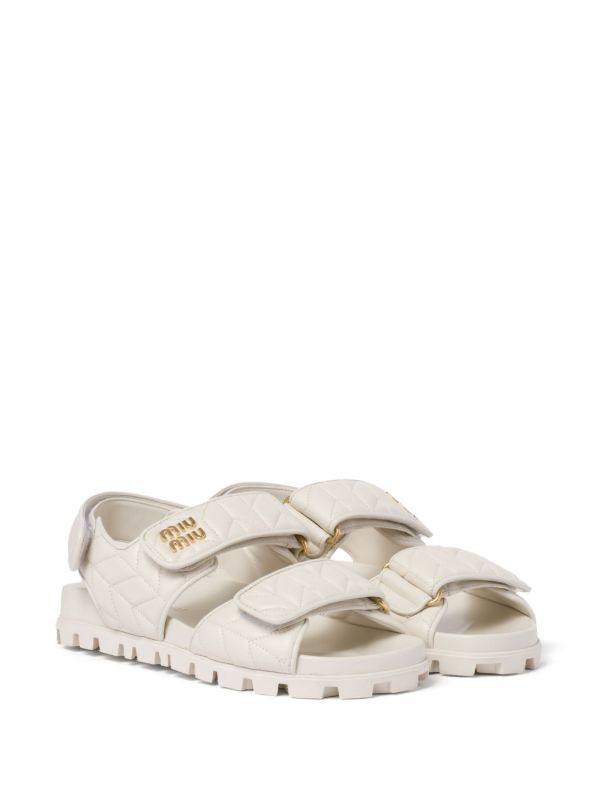  Miu Miu matelassé logo-plaque sandals