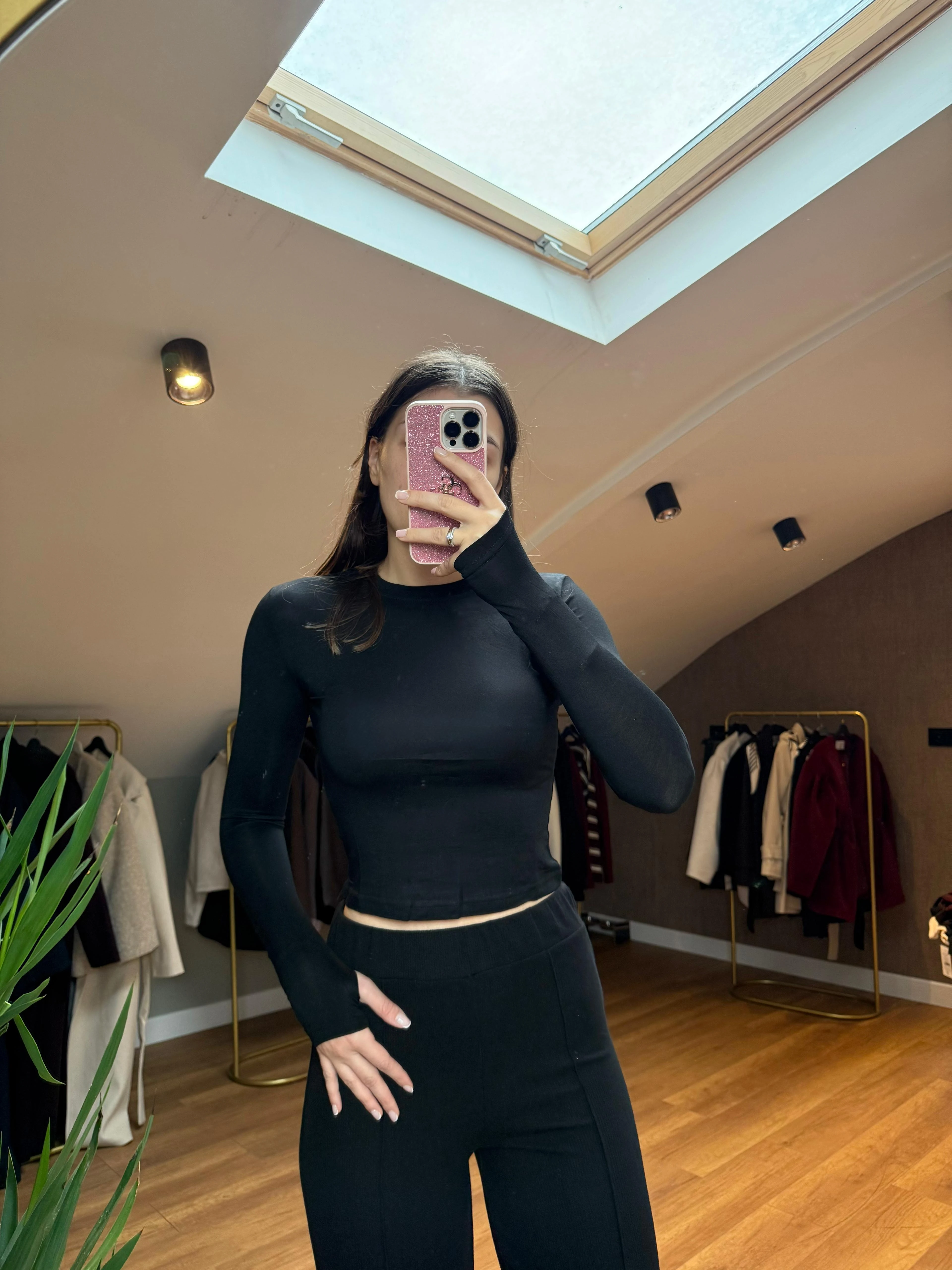 Parmak Geçmeli Basic Üst - Siyah