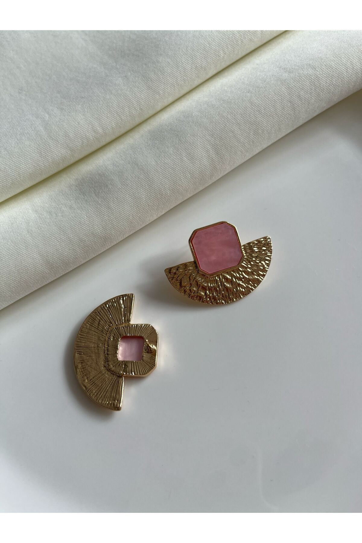 Metal Ezme Plaka Mineli Yelpaze Küpe