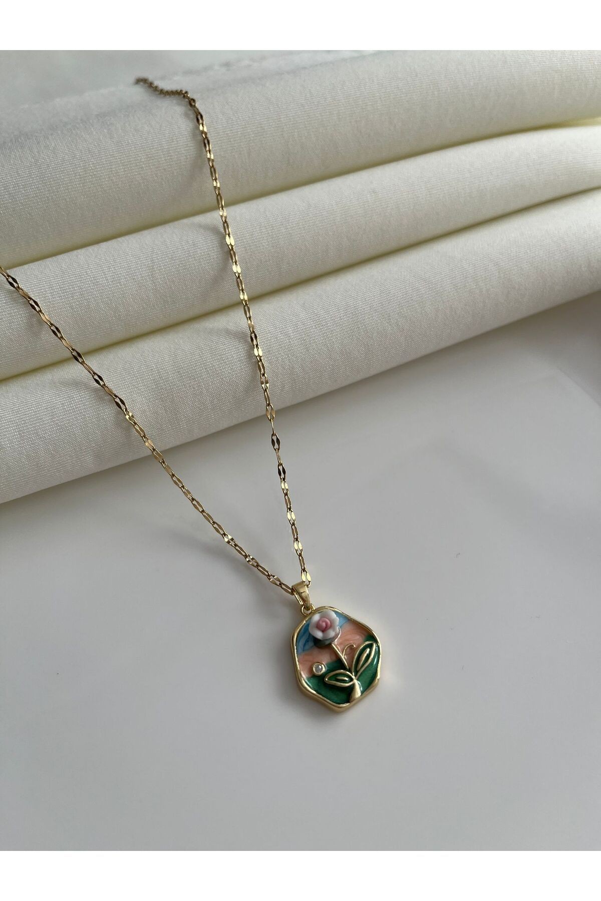 Çelik Vintage Lale Detaylı Kadın Kolye