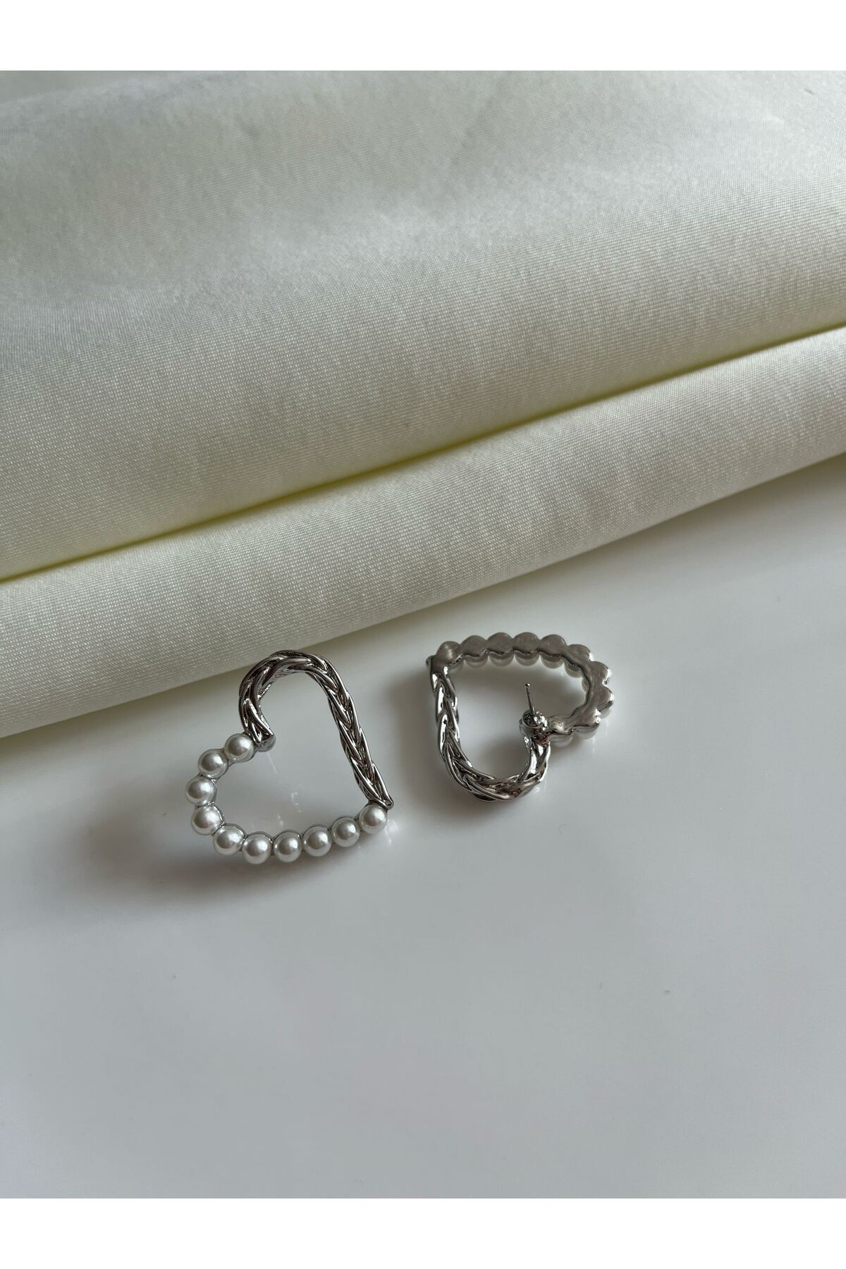 İnciLİ Kalp Detaylı Kadın Küpe