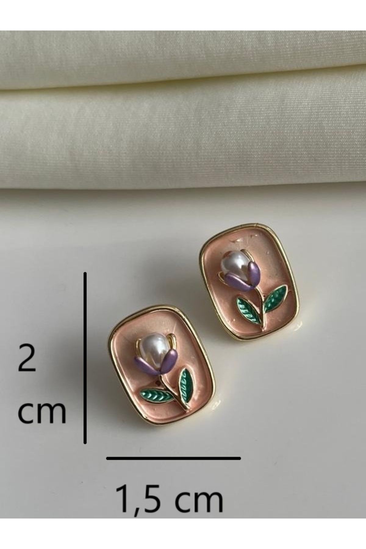 Vintage İncili Lale Detaylı Kadın Küpe