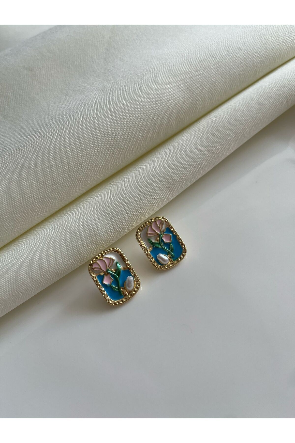 Vintage Pembe Çiçekli İnci Detaylı Kadın Küpe