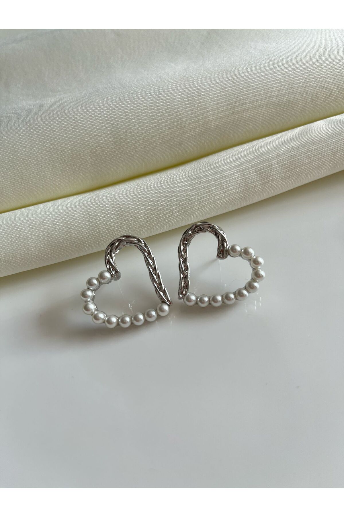 İnciLİ Kalp Detaylı Kadın Küpe