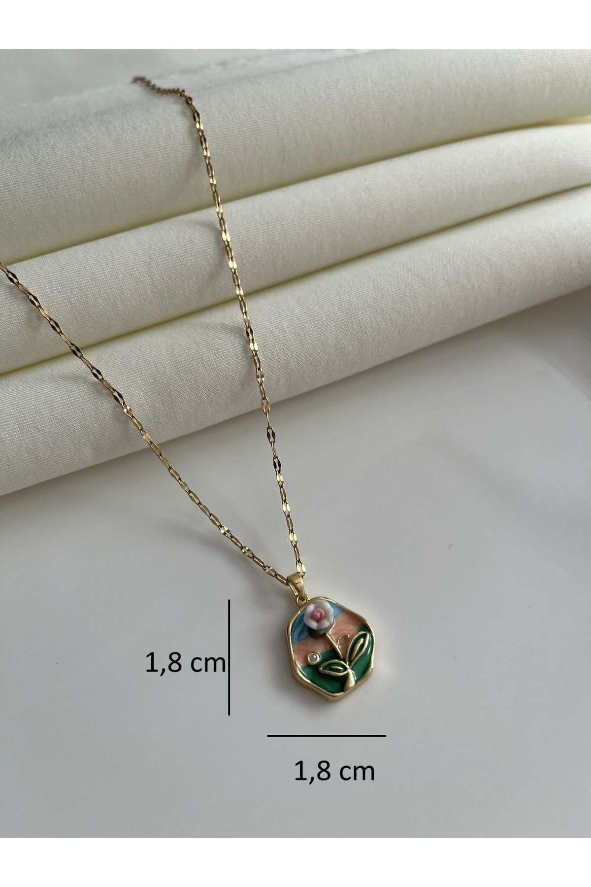 Çelik Vintage Lale Detaylı Kadın Kolye