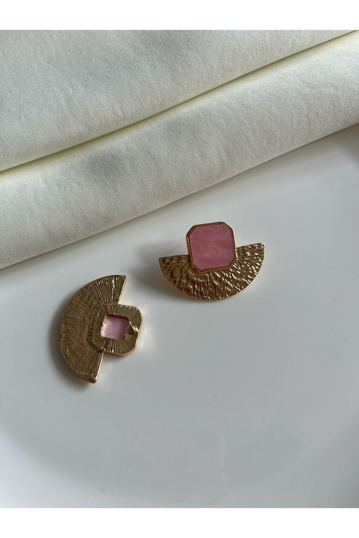 Metal Ezme Plaka Mineli Yelpaze Küpe