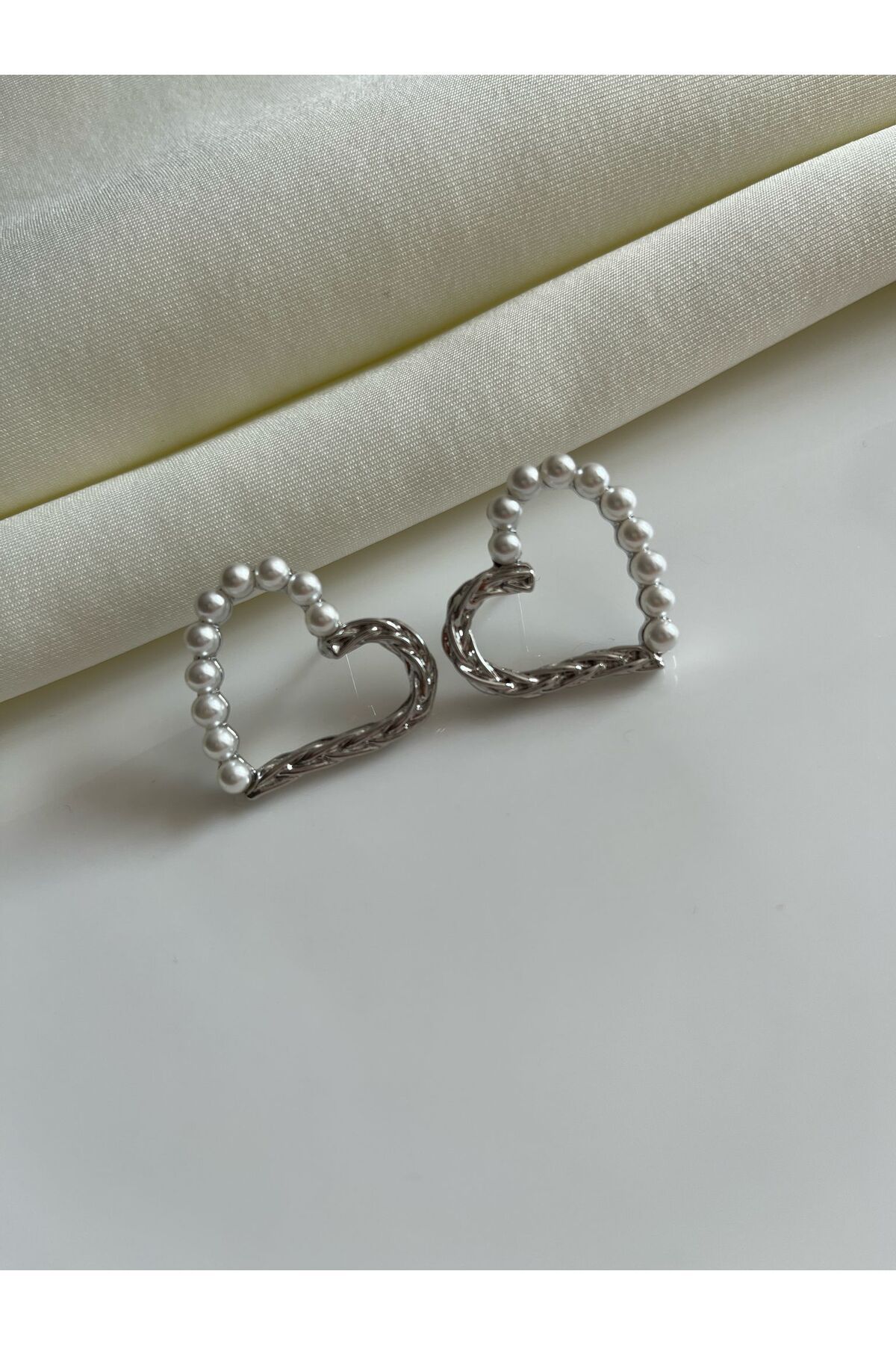İnciLİ Kalp Detaylı Kadın Küpe