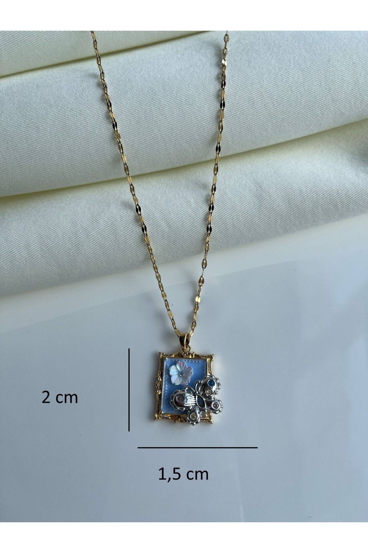 Çelik Vintage Pencere Model Kelebek Çiçek Detaylı Kadın Kolye