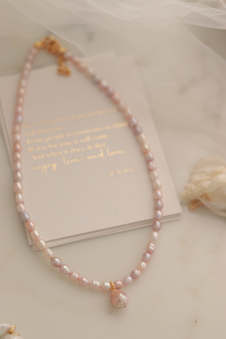 PINK NAIF BAROQUE REAL PEARL NECKLACE