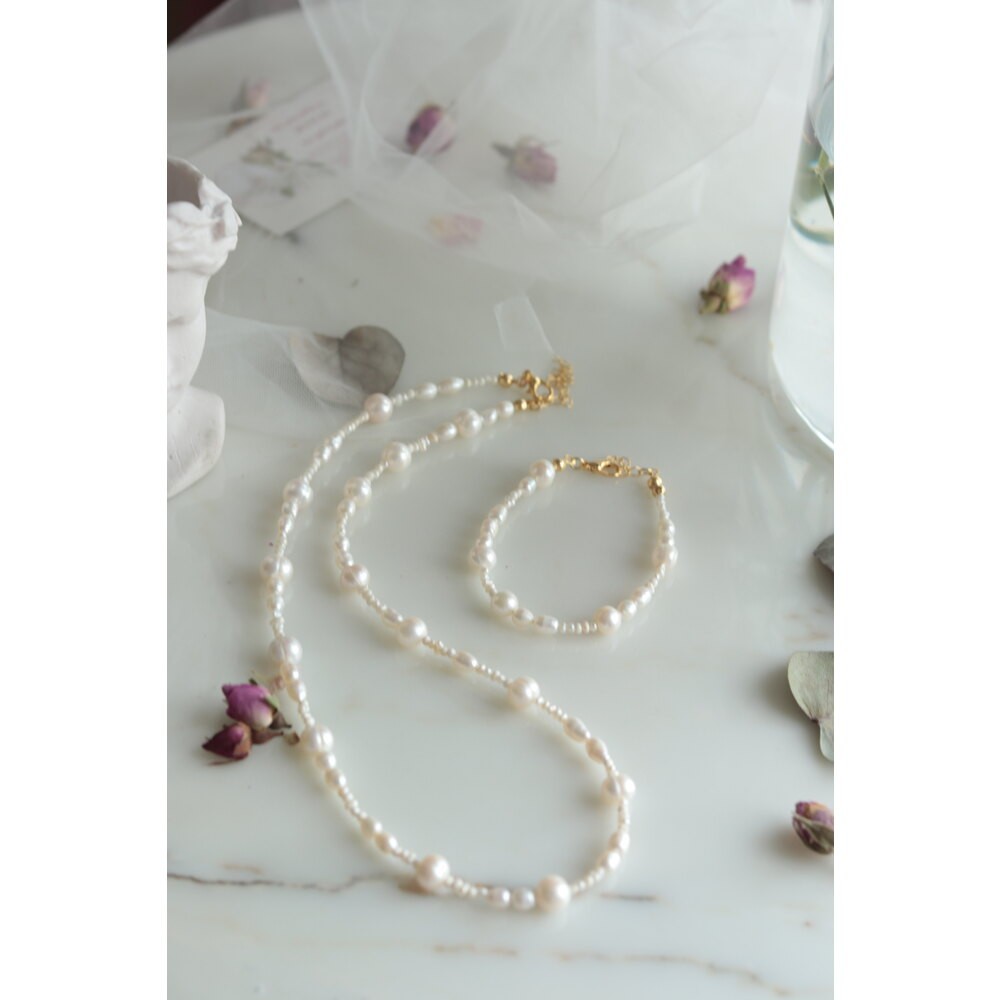 FREYA REAL PEARL NECKLACE